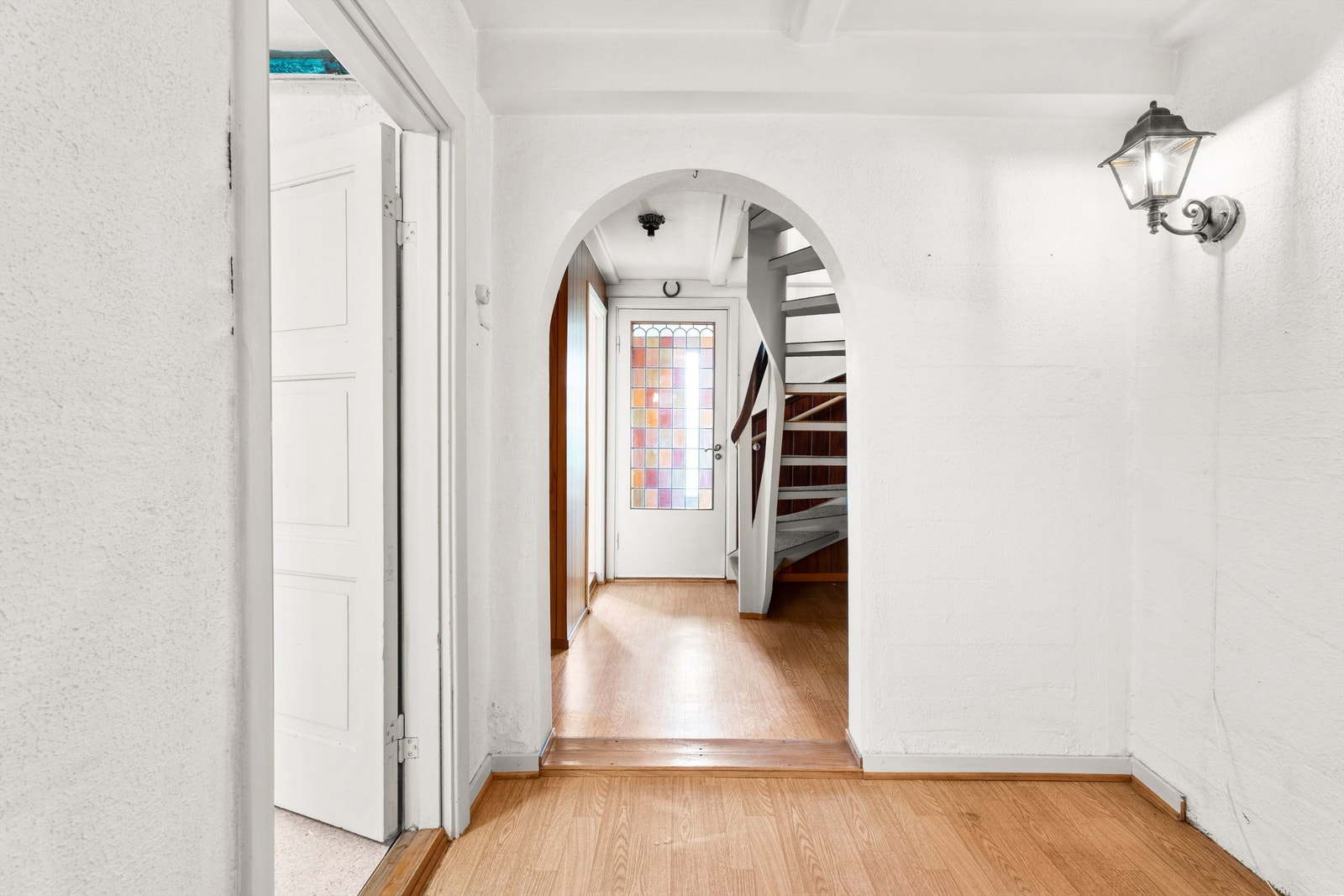 Gang i underetasje Galleribilde