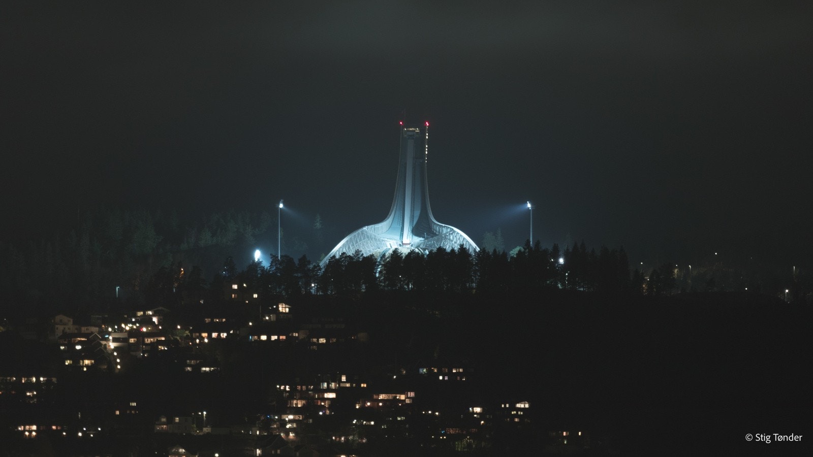 Privat bilde tatt av selger som viser utsikt mot Holmenkollen. Galleribilde