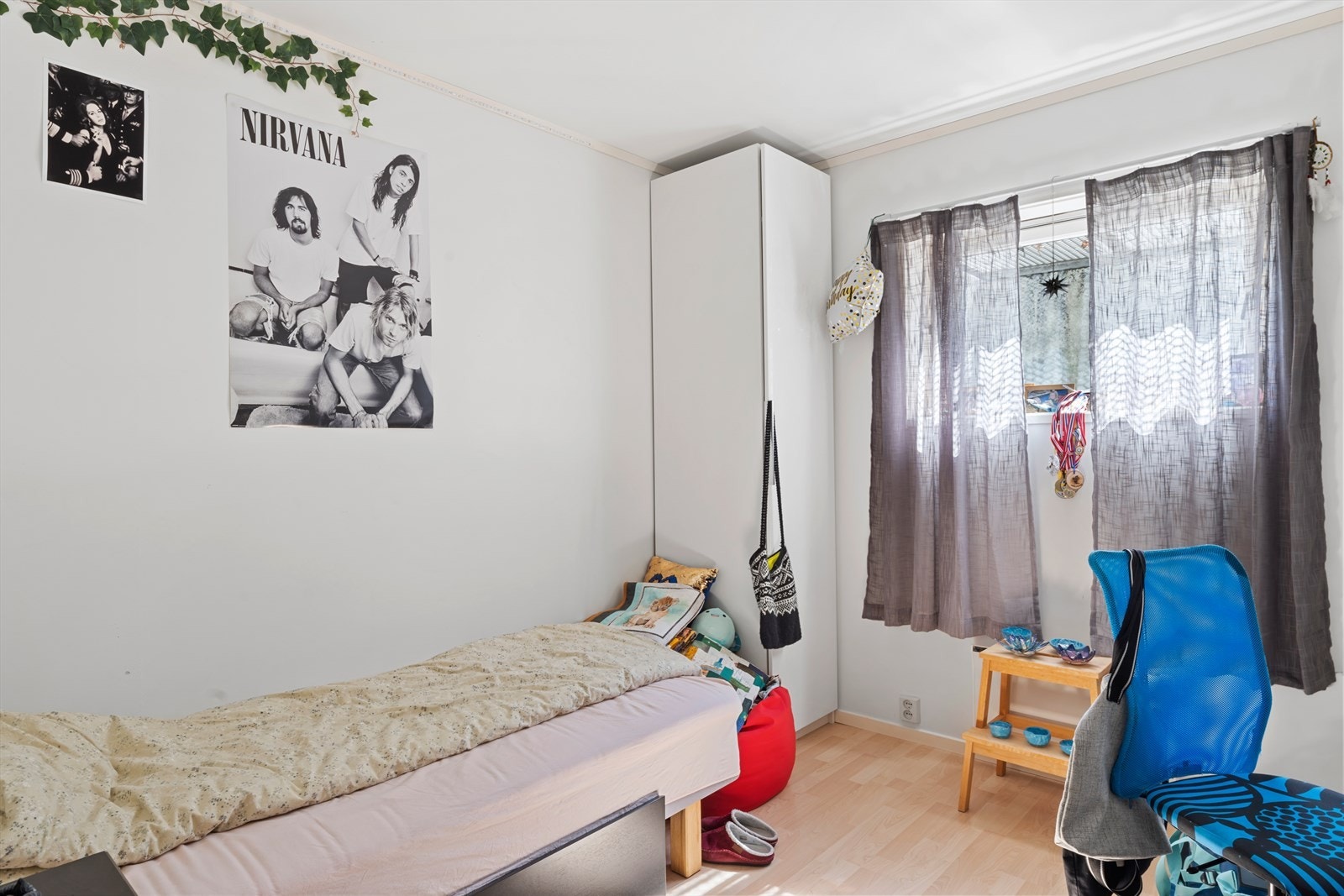 Soverommene kan innredes med seng, garderobe og annet ønskelig møblement. Galleribilde