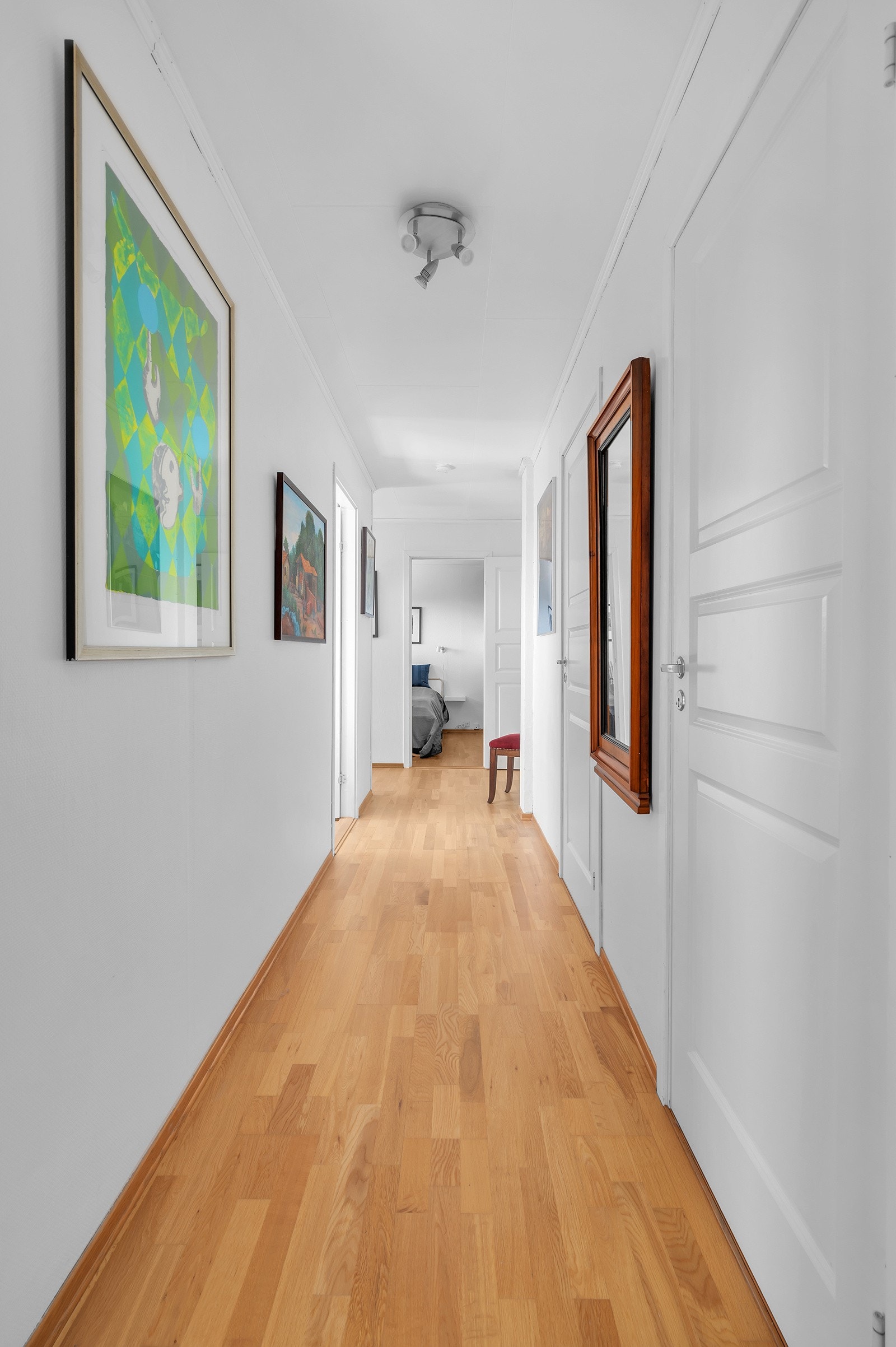 Gang i underetasjen. Galleribilde