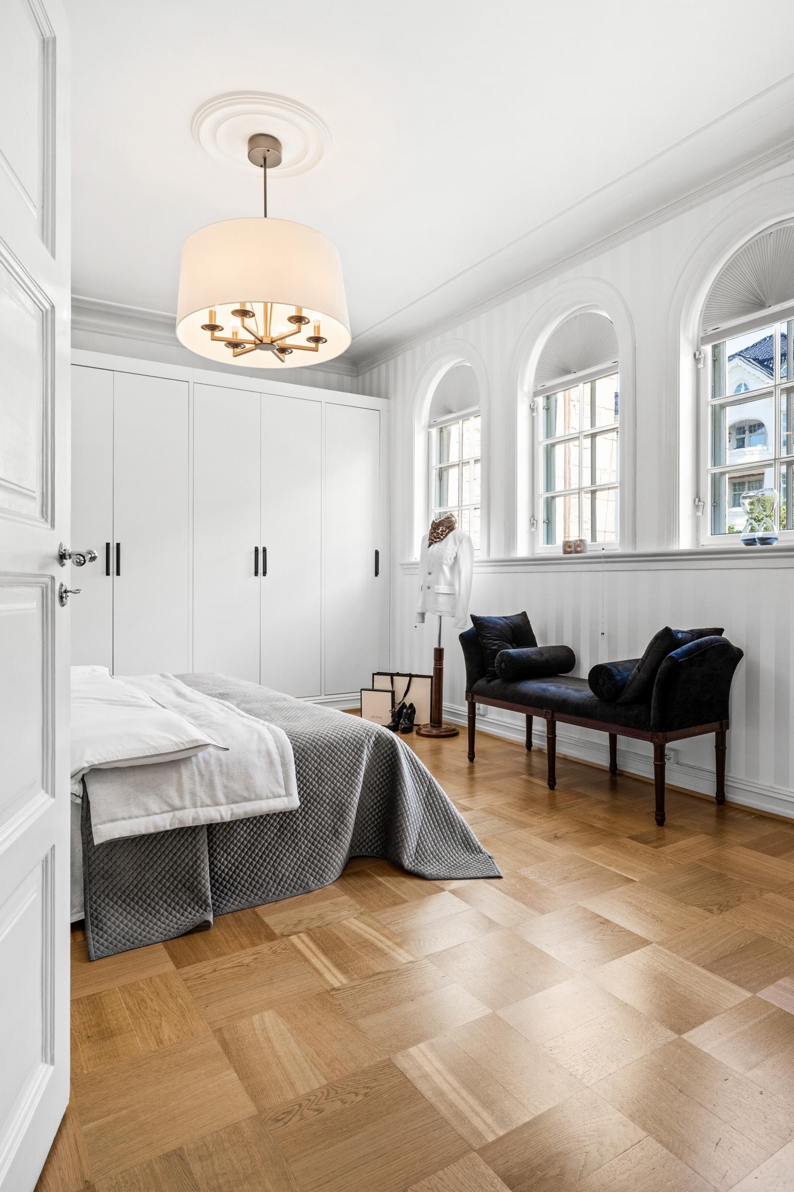 Begge soverommene er av god størrelse og kan fungere godt som hovedsoverom. Galleribilde