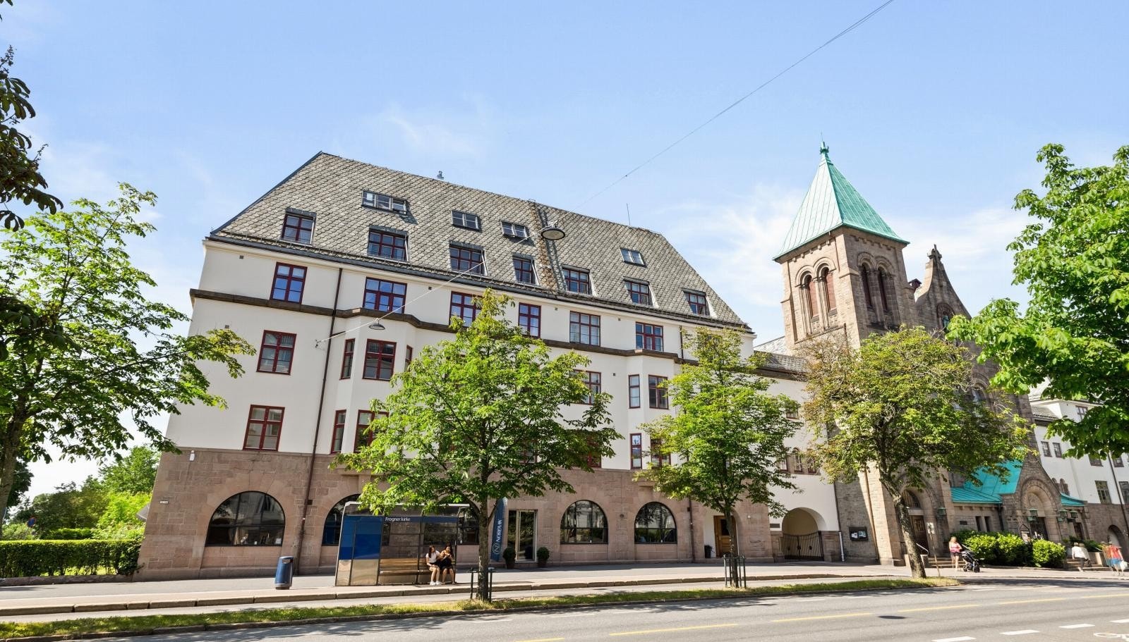 Flott og velkjent fasade i en svært flott del av Bygdøt allé. Galleribilde
