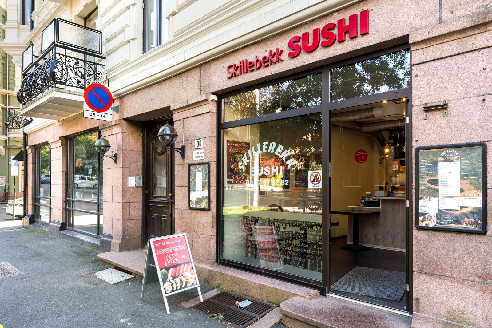 Ta med deg take away fra Skillebekk sushi som ligger rett i nærheten Galleribilde
