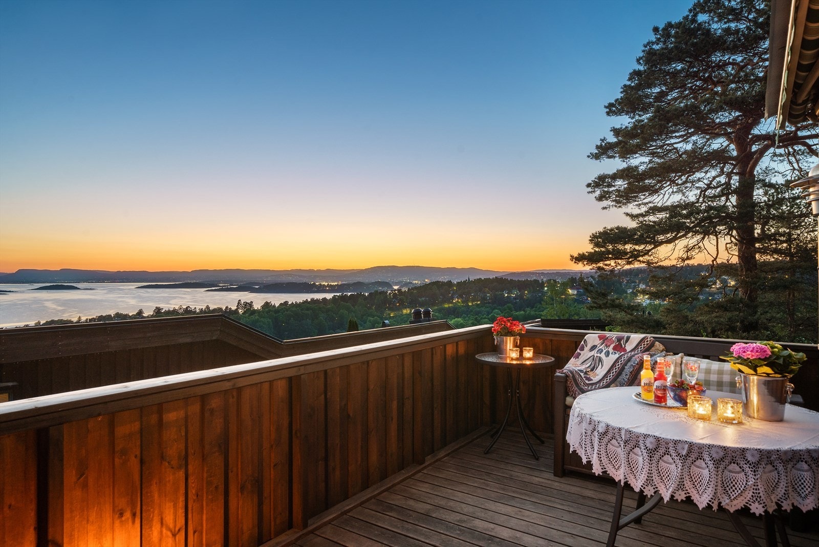 Borettslagets beste beliggenhet og en fantastisk utsikt over fjorden. Galleribilde