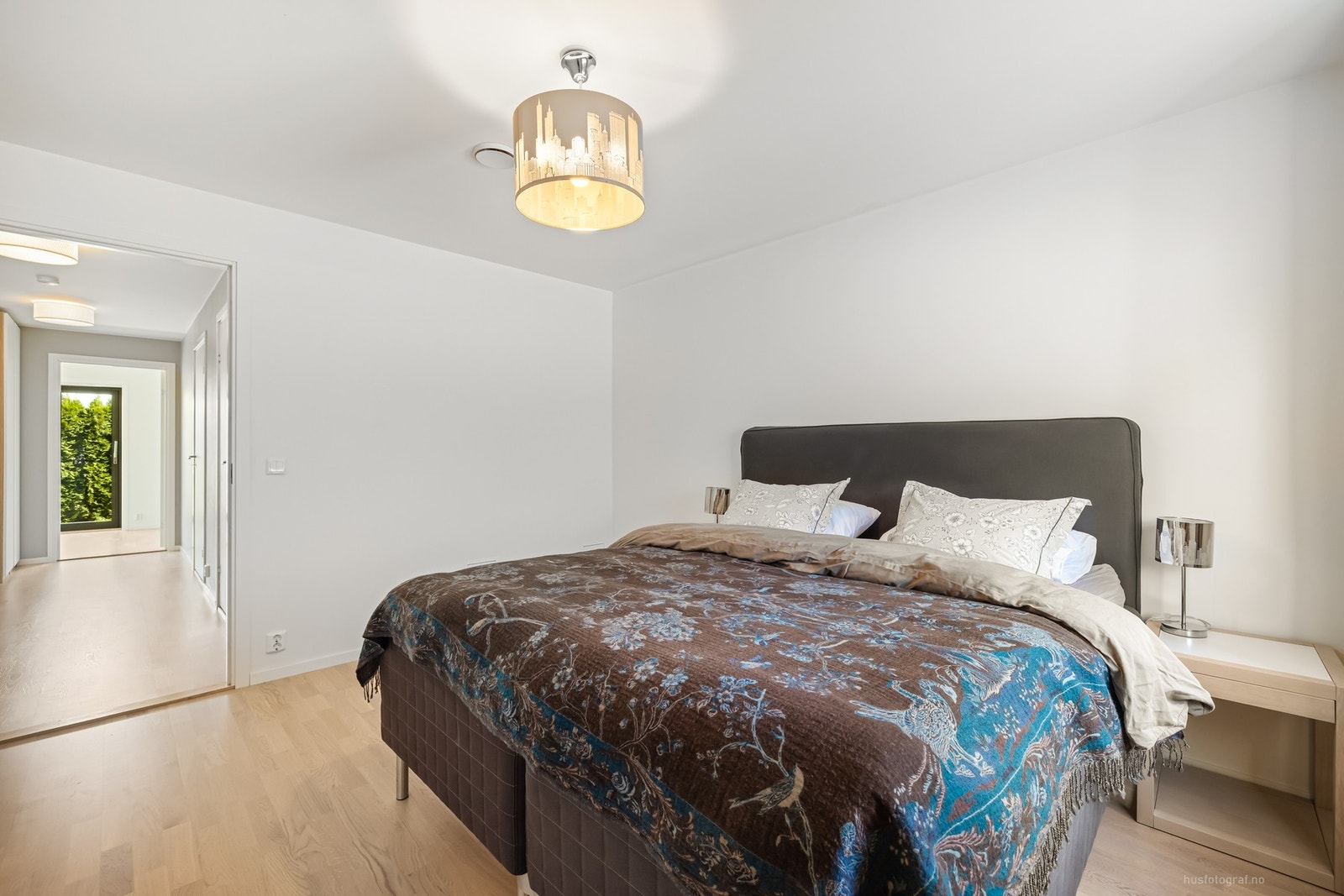 Soverommet lar seg enkelt innrede med dobbeltseng, nattbord og garderobe. Galleribilde