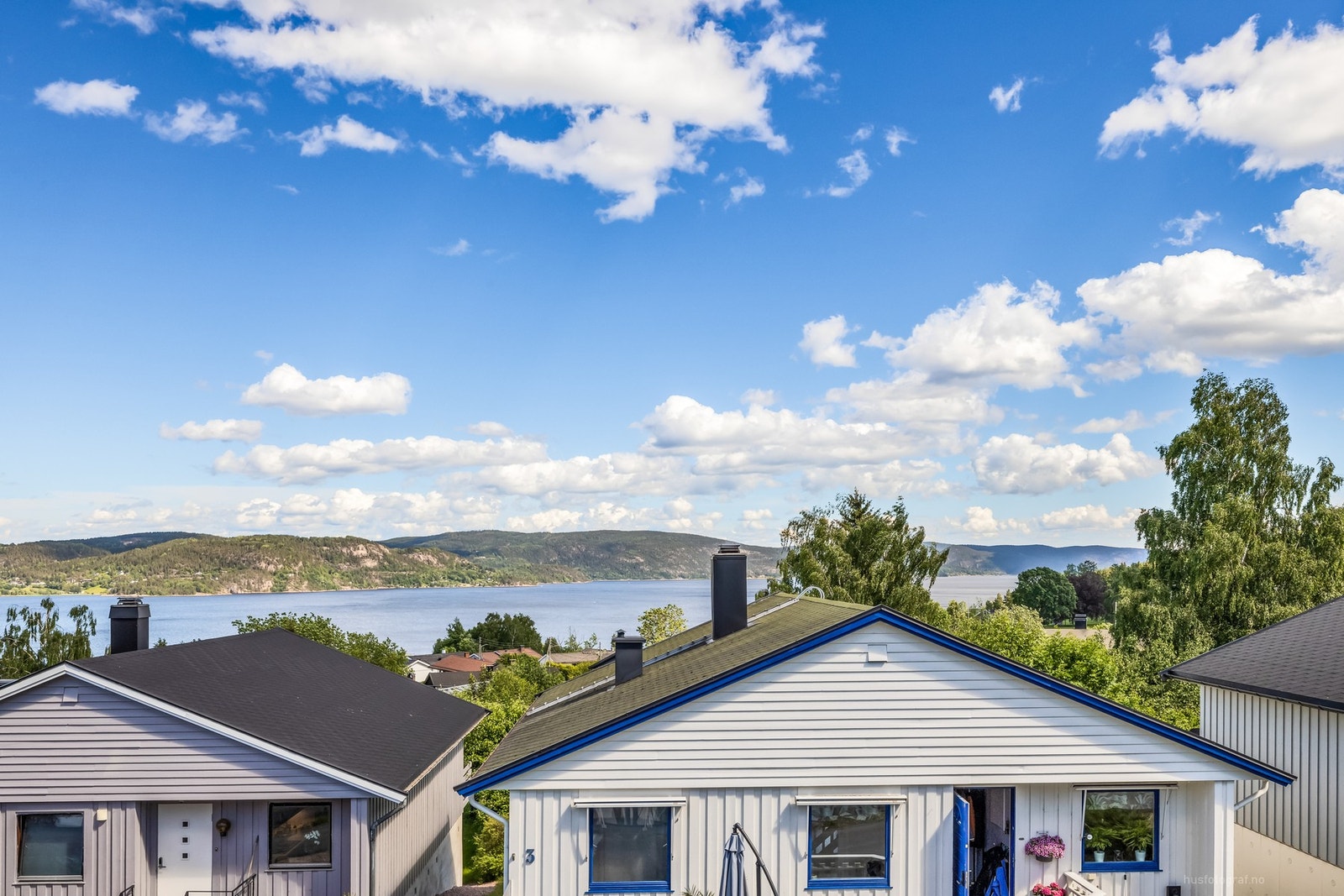 Det er god utsikt fra terrassen mot Drammensfjorden. Galleribilde