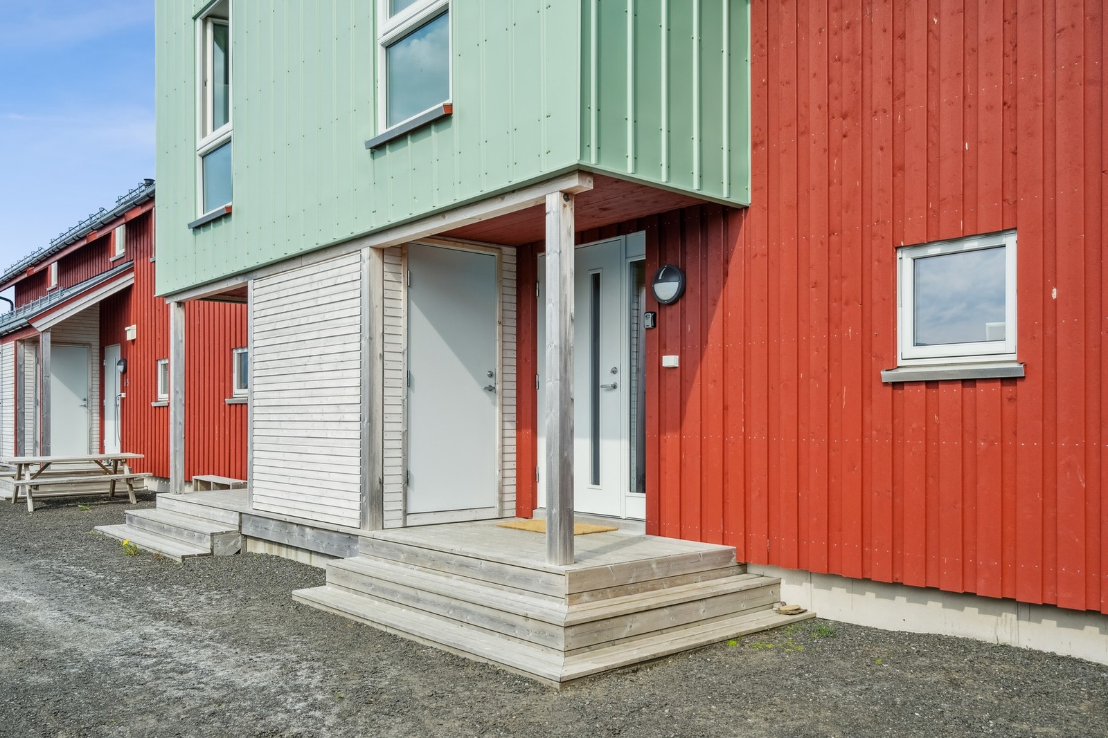 Inngangsparti og bod. Galleribilde