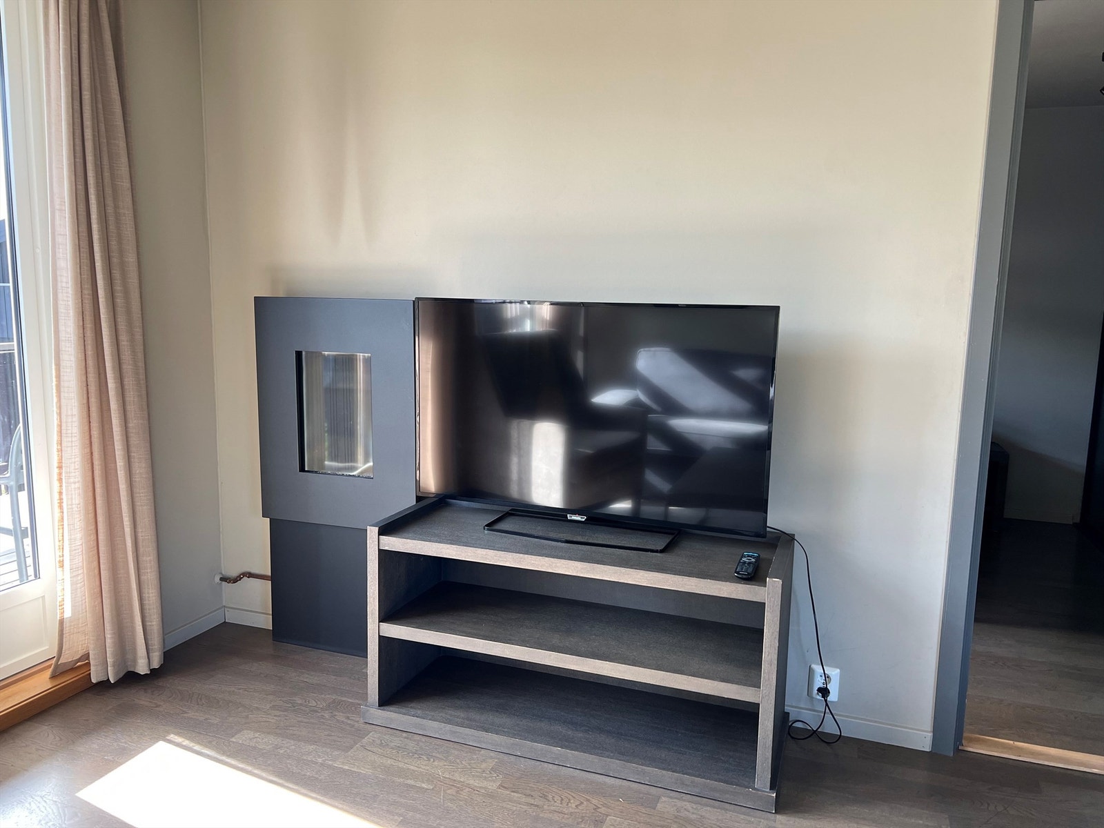 Gasspeis i stuen. Galleribilde