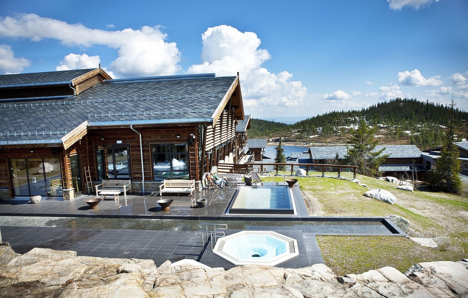 Fri tilgang for leilighetseierne til spa og velværeavdelingen, både ute og inne. Galleribilde