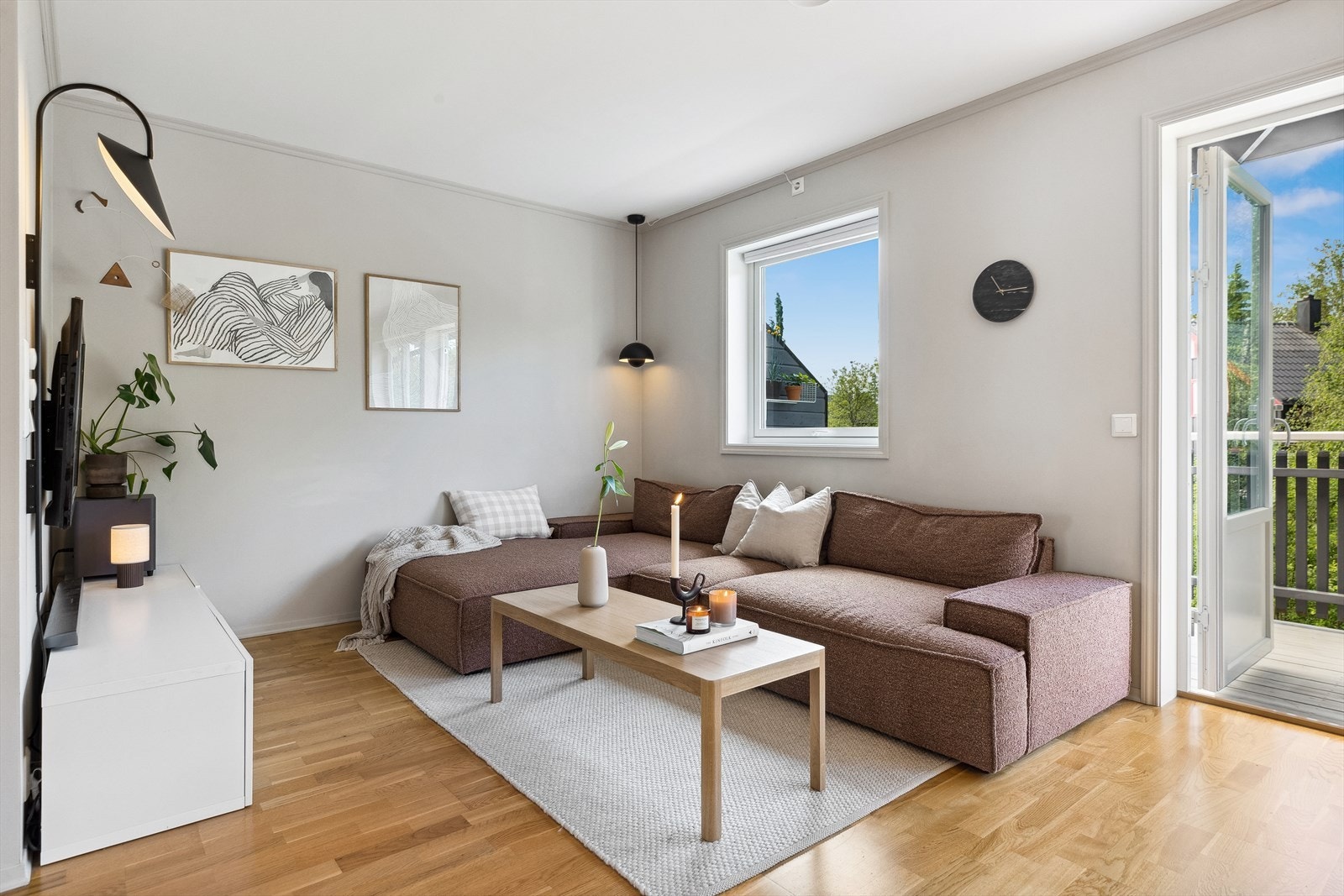 De nøytrale fargevalgene gjør det enkelt å sette sitt eget preg på interiøret. Galleribilde