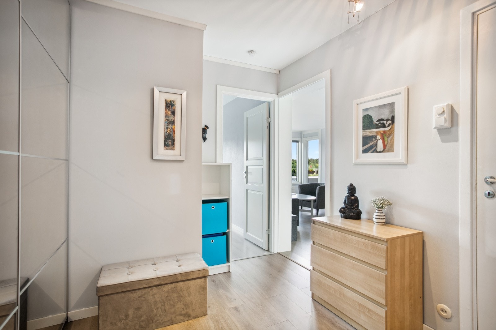Entré mot soverom og stue. Galleribilde