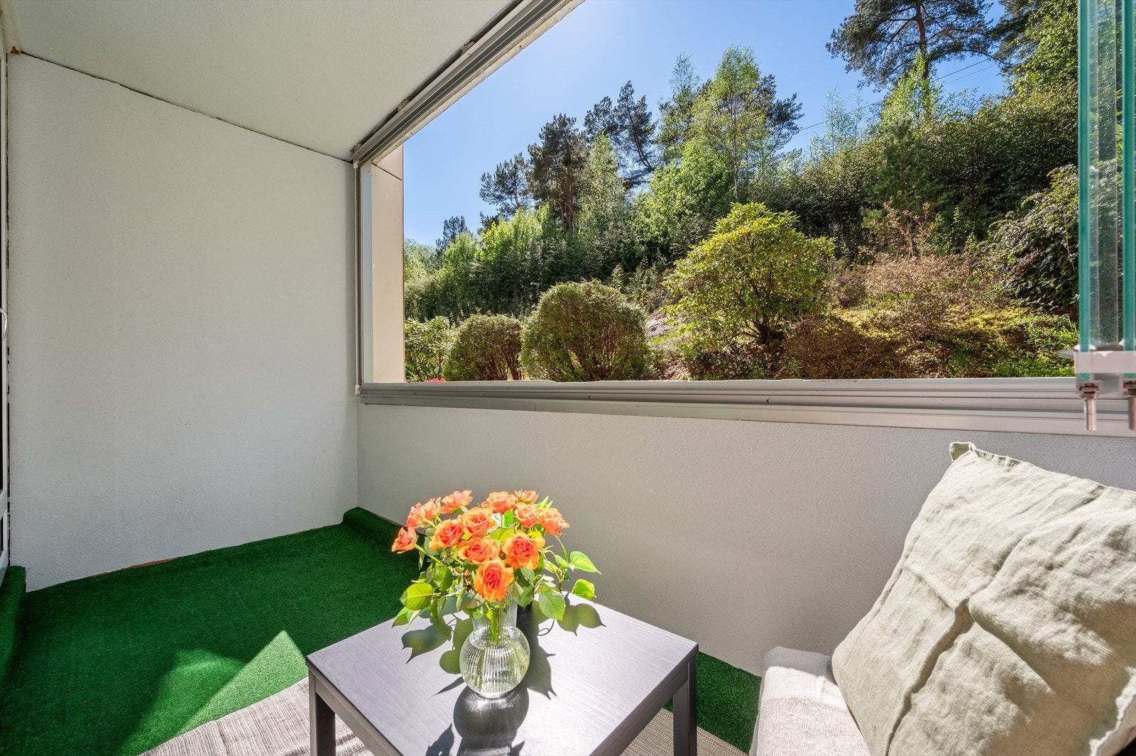 - Leiligheten har et totalt BRA-i på 67m² og inneholder stue/kjøkken, 2 soverom, bad og entré - Galleribilde