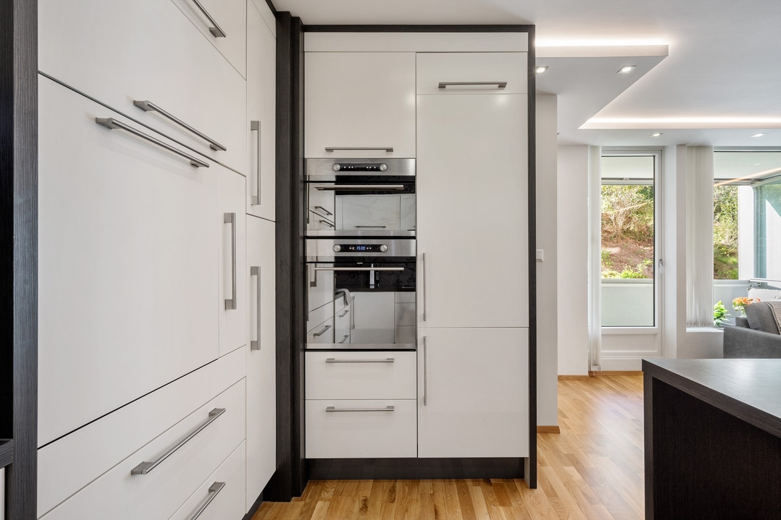 - Ny eier får gleden av induksjonsplatetopp, stekeovn, mikrobølgeovn og oppvaskmaskin - Galleribilde