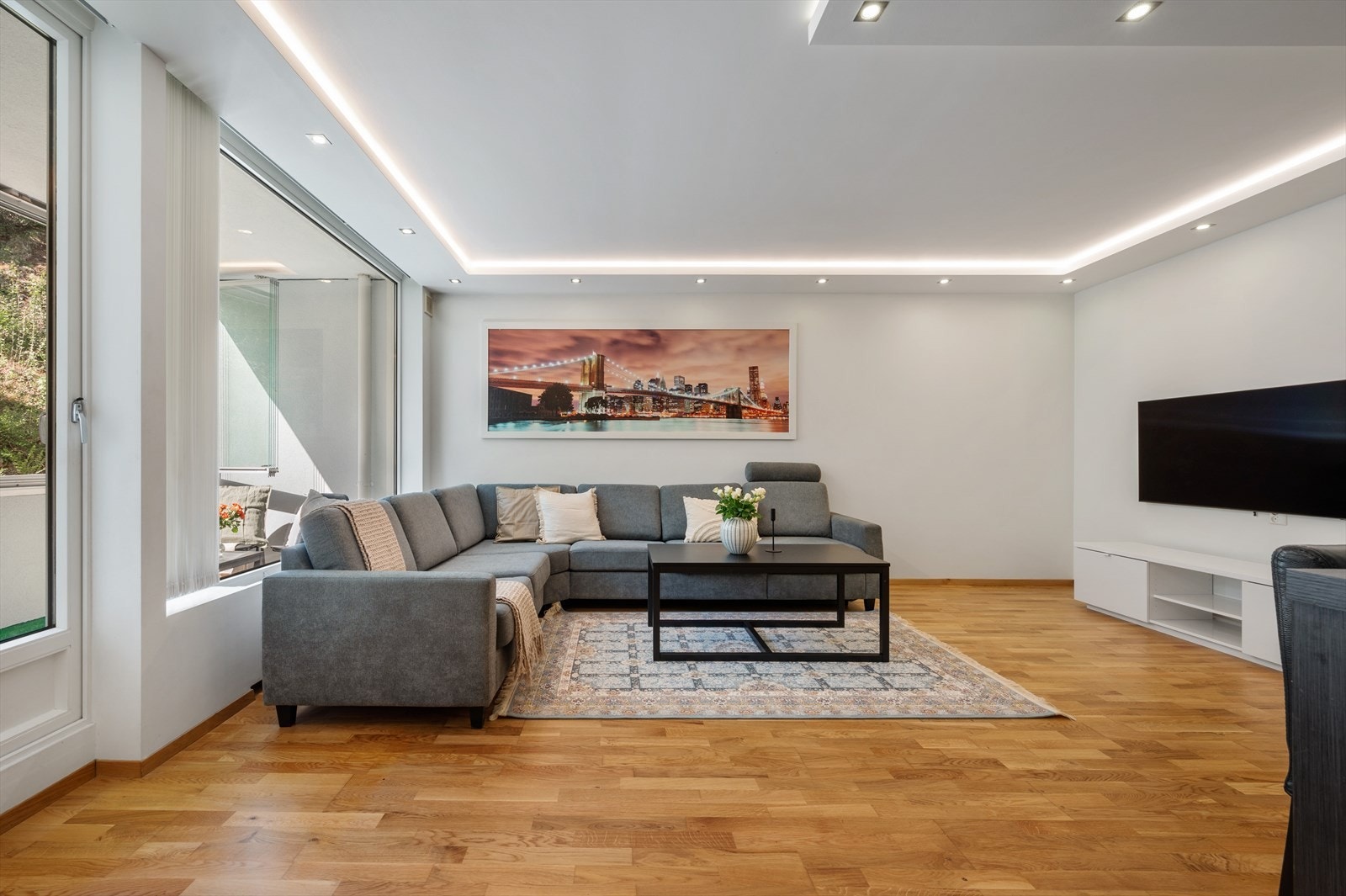 - Stue/kjøkken måler 30,2m² - Galleribilde