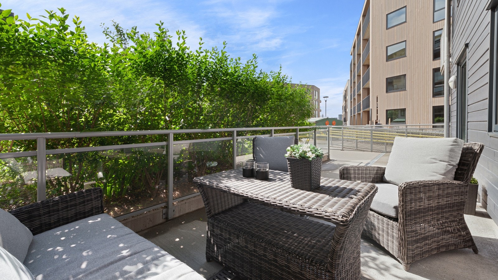 LEKKER 3-ROMS ENDELEILIGHET MED STOR TERRASSE Galleribilde