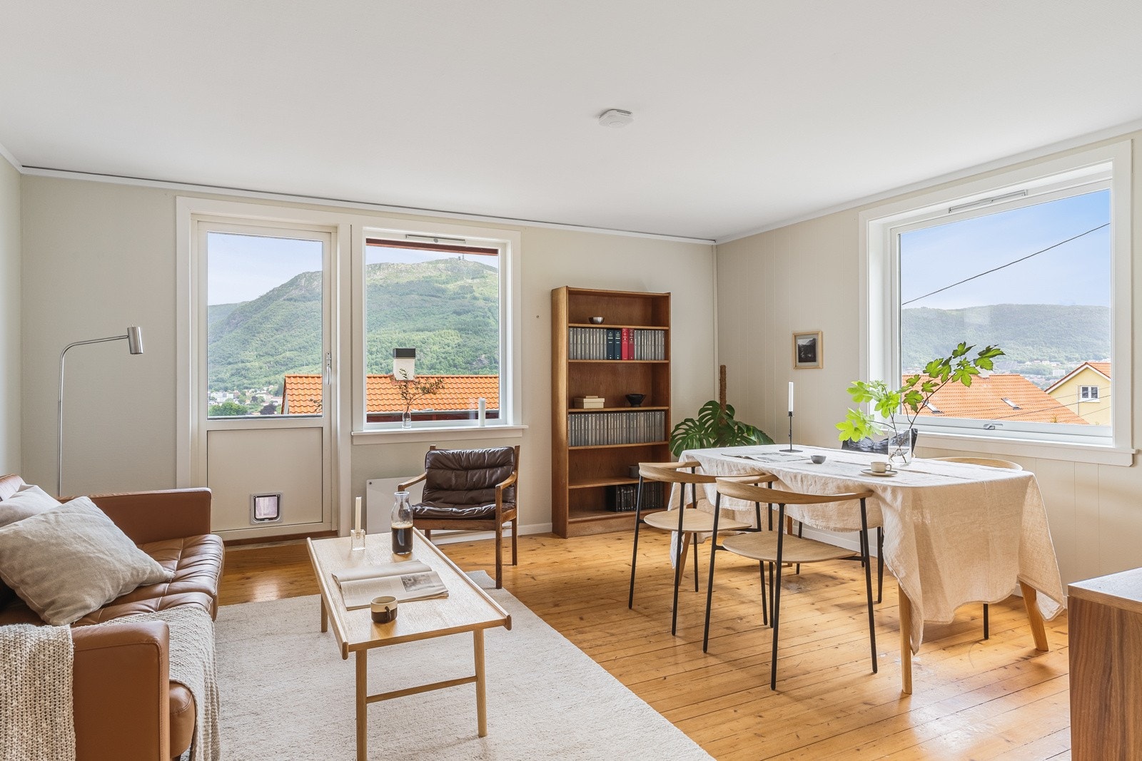 Løvstakklien 18 presenteres av EIE eiendomsmegling ved Nils Christian Sørhaug Galleribilde