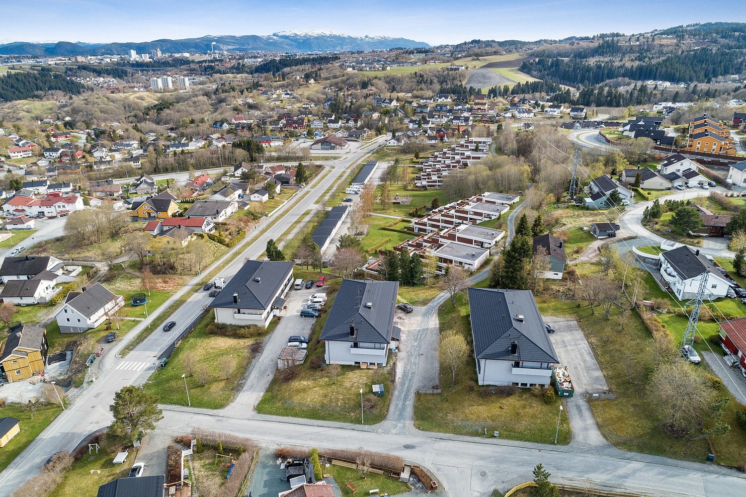 Det vil være mulig å kjøpe til egen parkeringsplass, ta kontakt med megler for spørsmål! Galleribilde