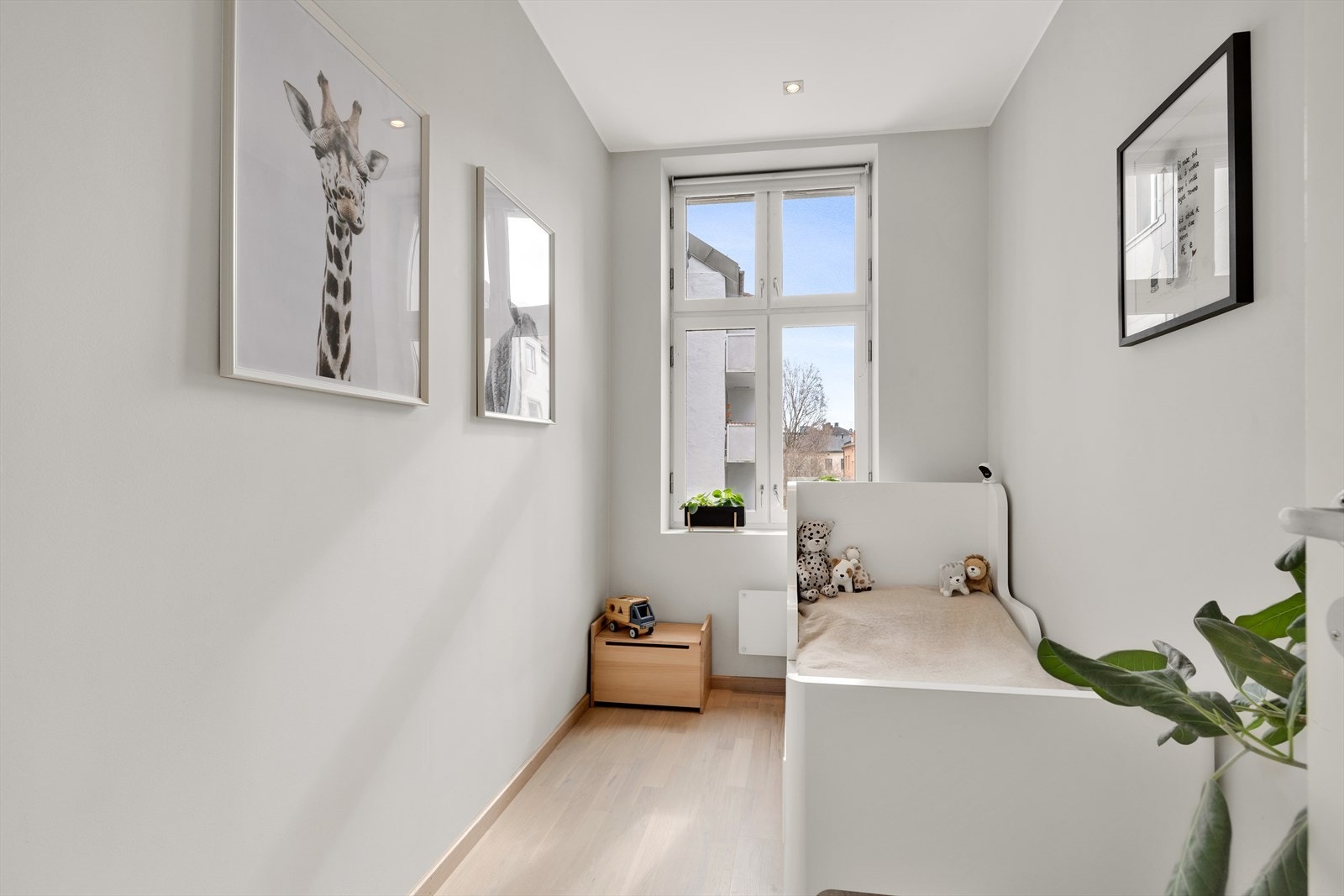 Siste soverom er også av god størrelse og passer ypperlig som barnerom, gjesterom eller kontor. Galleribilde