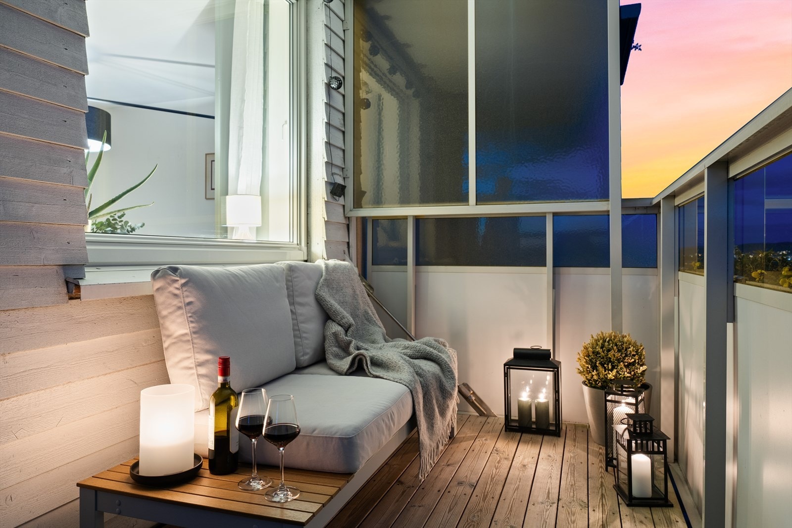 Boligens balkong er på ca. 8m2 og har gode solforhold. Galleribilde