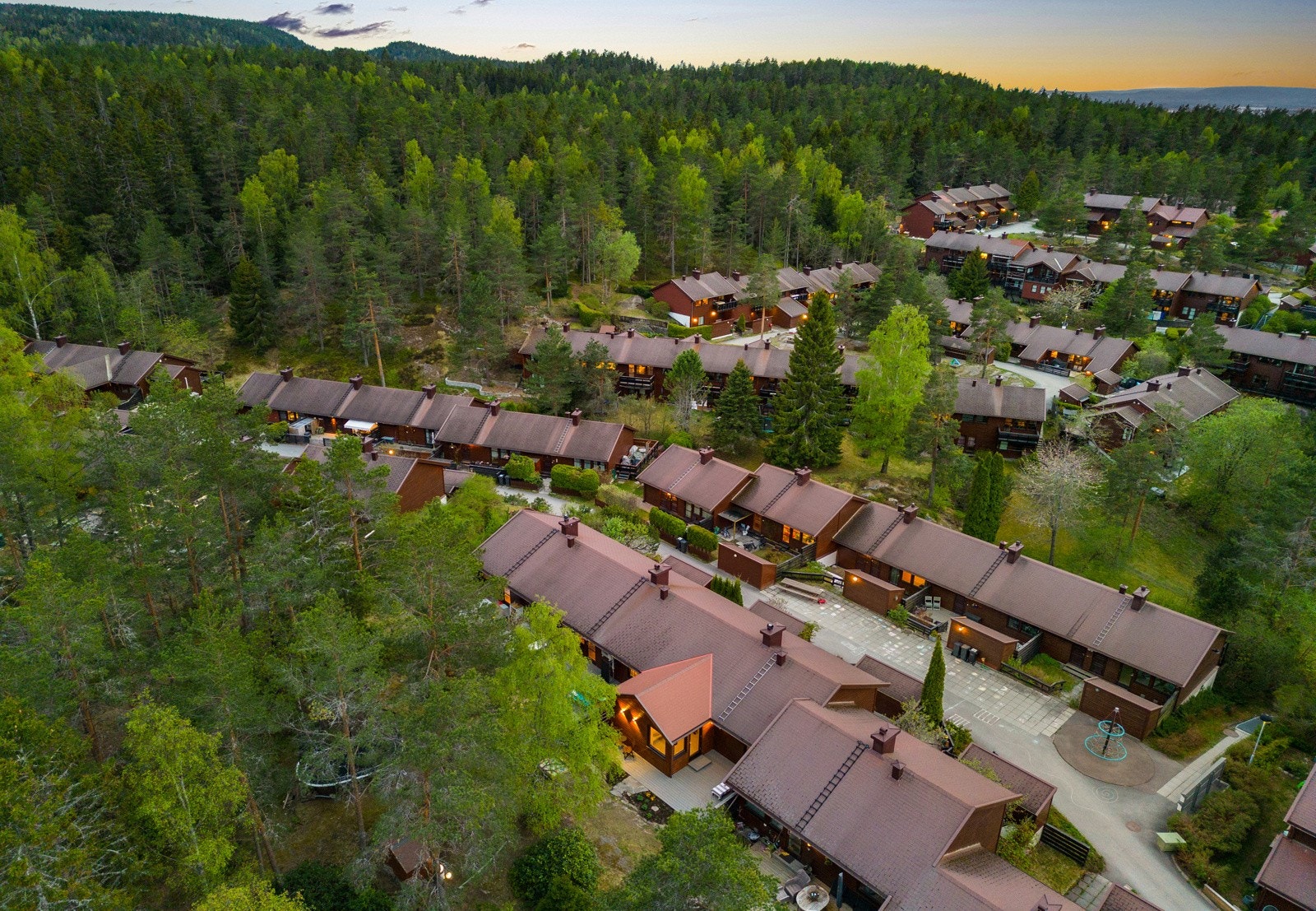 Dronebilde av nabolaget. Galleribilde