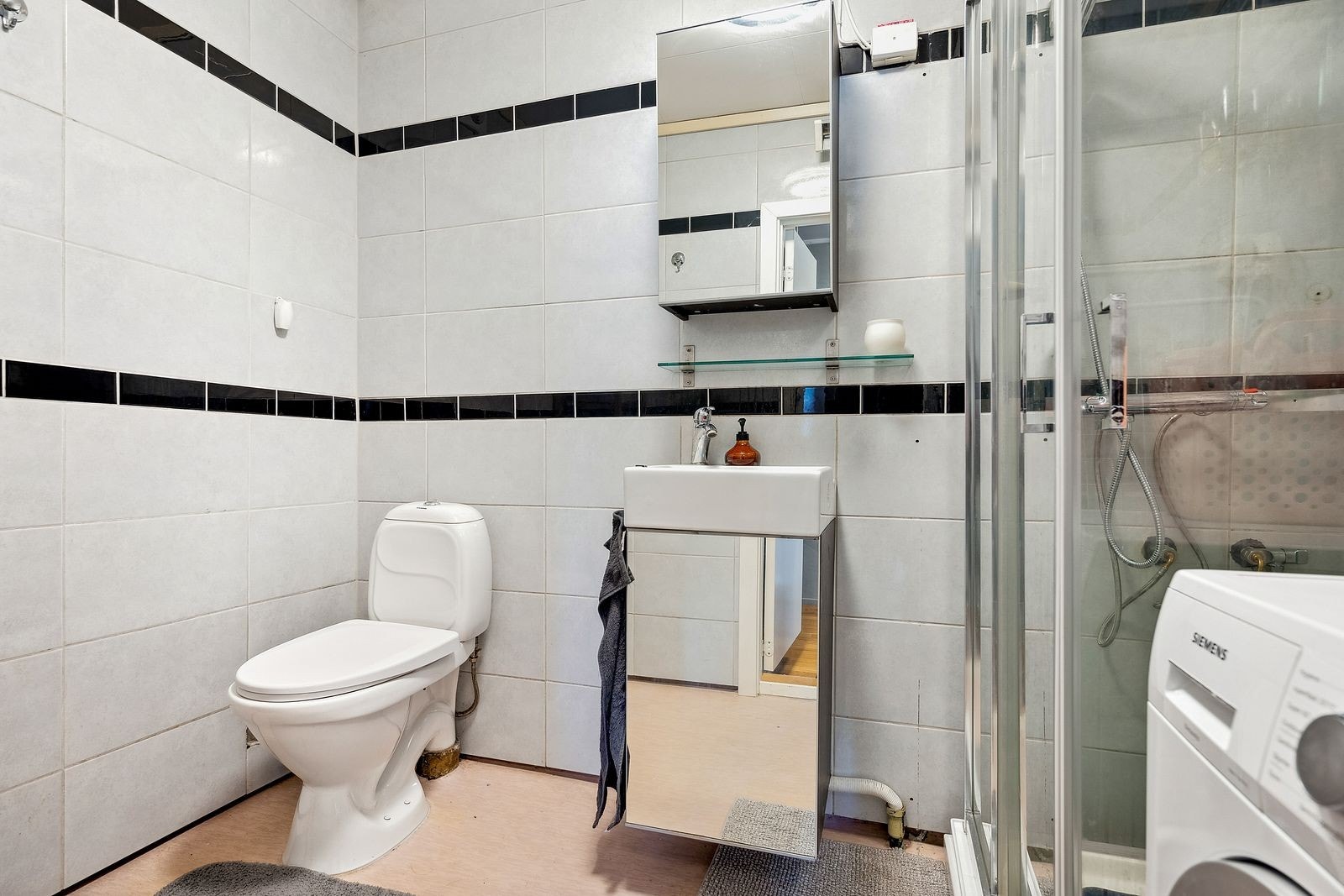 Bad med opplegg til vaskemaskin Galleribilde