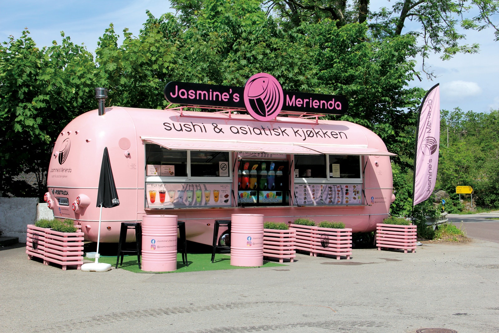 Tjøme har flere restauranter og kafeer. Skulle du få lyst på sushi er det eget utsalgt fra den kjente vognen i sentrum Galleribilde