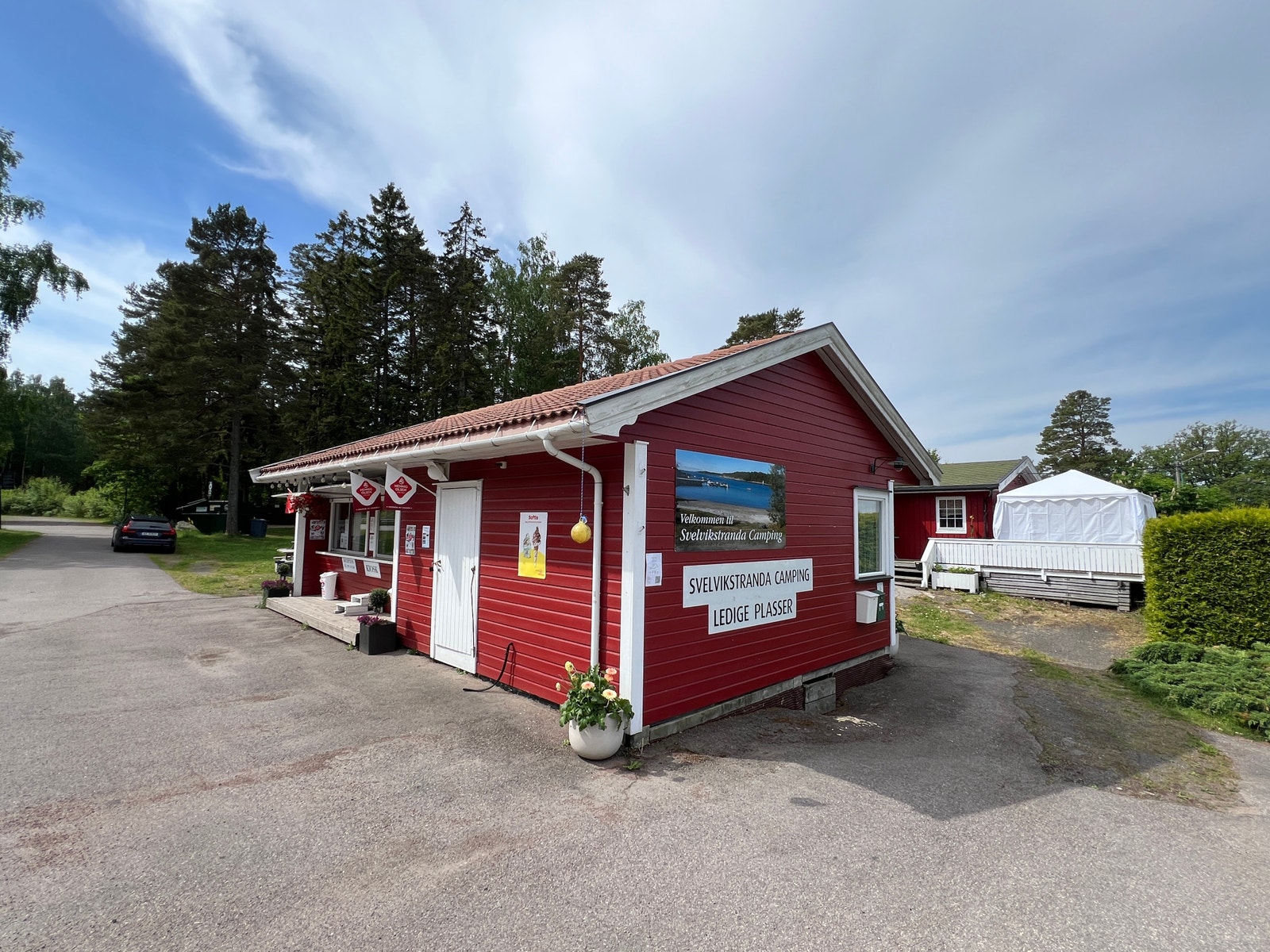 Svelvikstranda Camping ligger også i nærheten Galleribilde