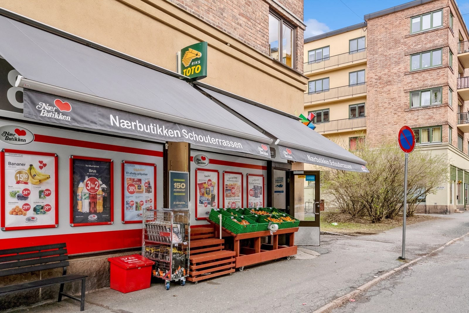 Nærbutikken Schouterrassen kun 2 minutters gange fra leiligheten. Galleribilde