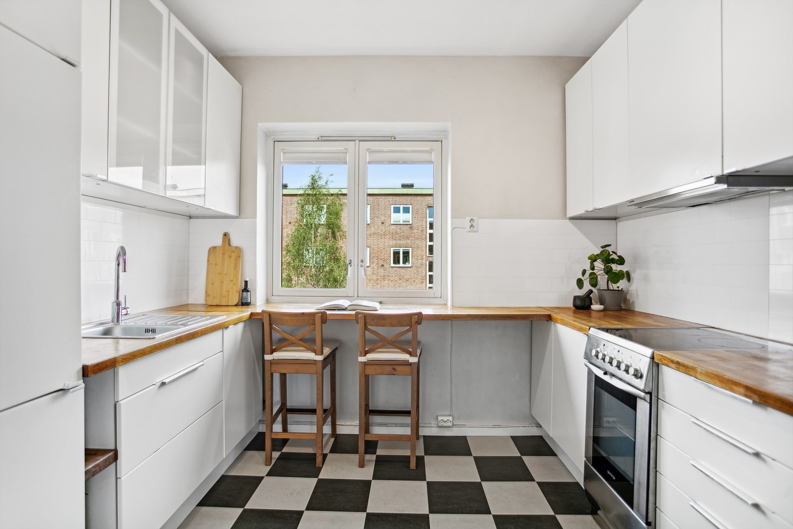 Kjøkken i eget rom, her kan du nyte matlaging i fred og ro. Galleribilde