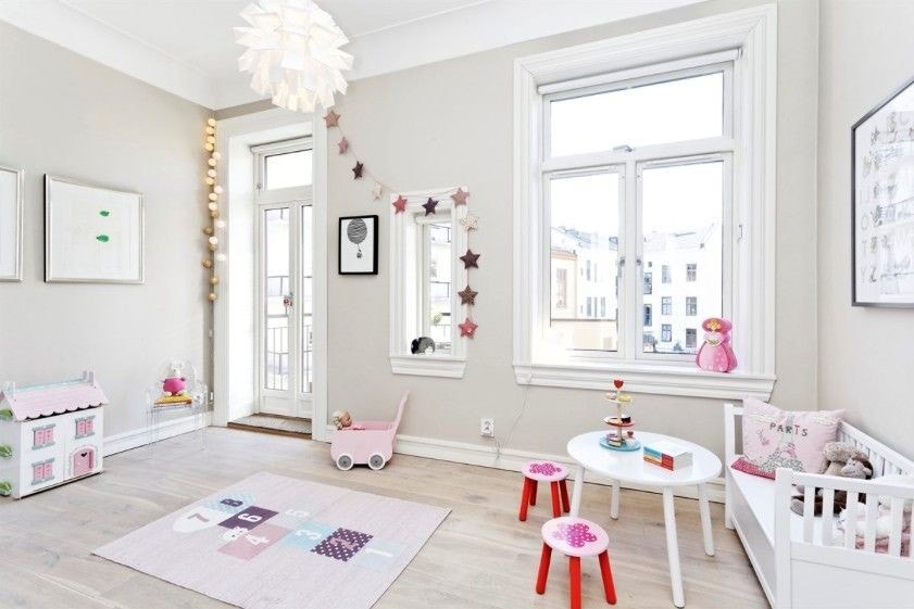 Her er det god plass til dobbeltseng og øvrig møblement. Galleribilde