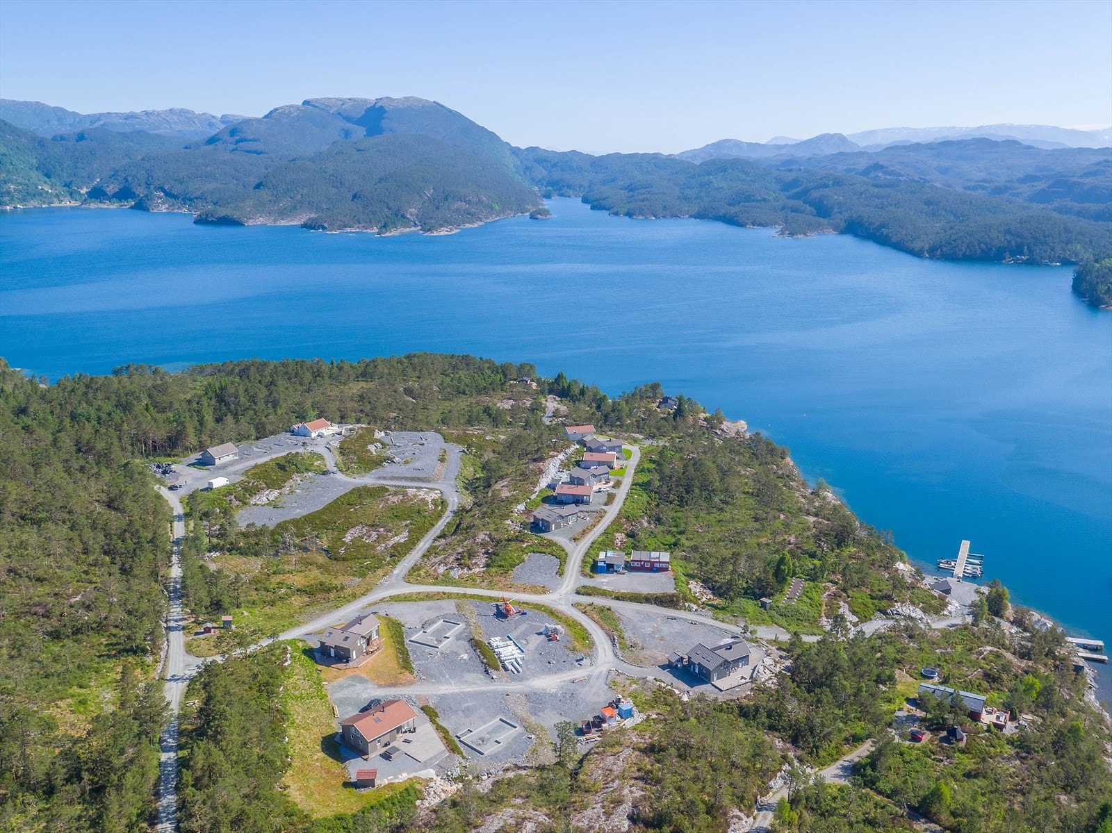 Feltet består av 24 solrike tomter med god beliggenhet. Galleribilde