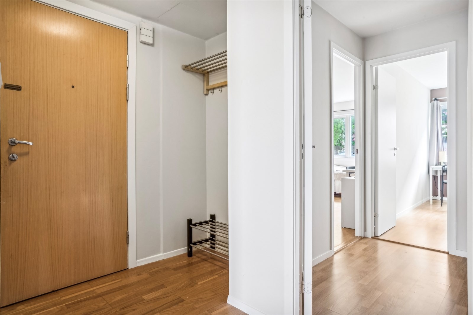 Det er plass til både oppheng og garderobeskap. Galleribilde