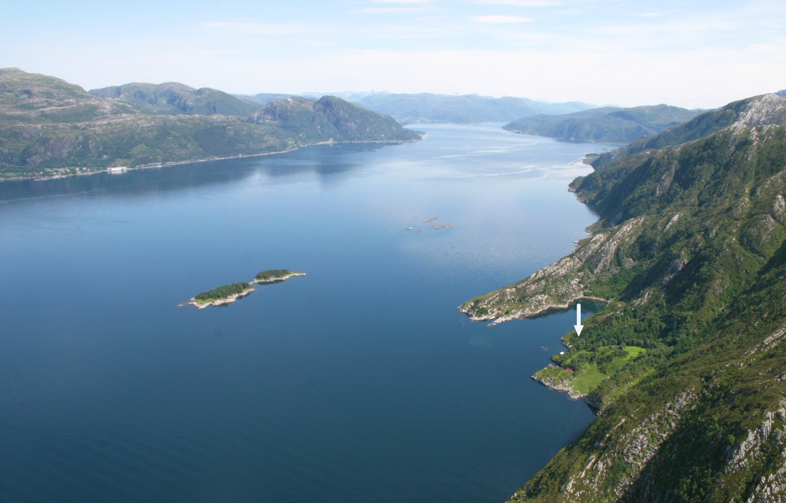 Dronebilde over Skorpa/Nordfjorden Galleribilde