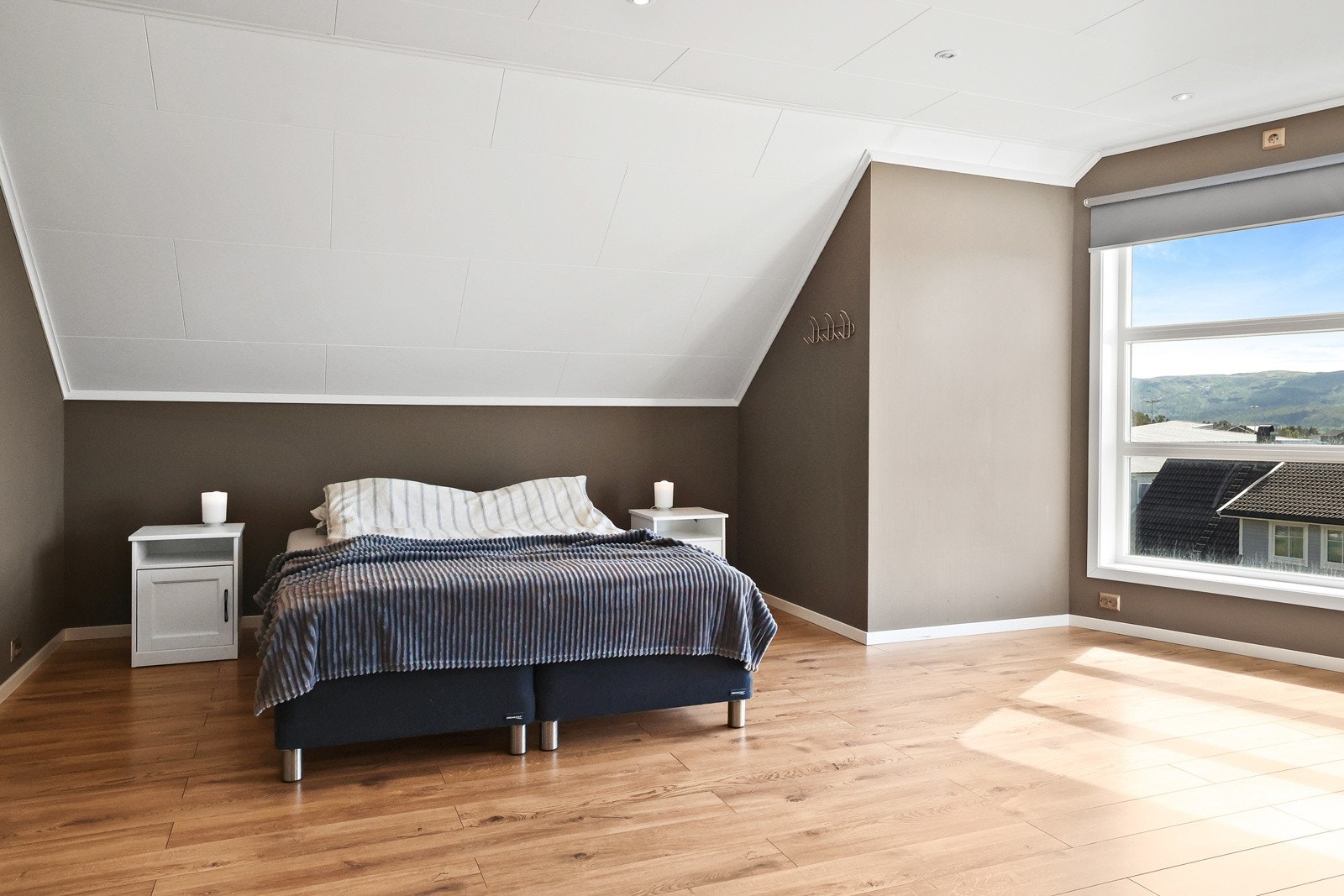 Loftstuen er i dag innredet som et soverom. Galleribilde