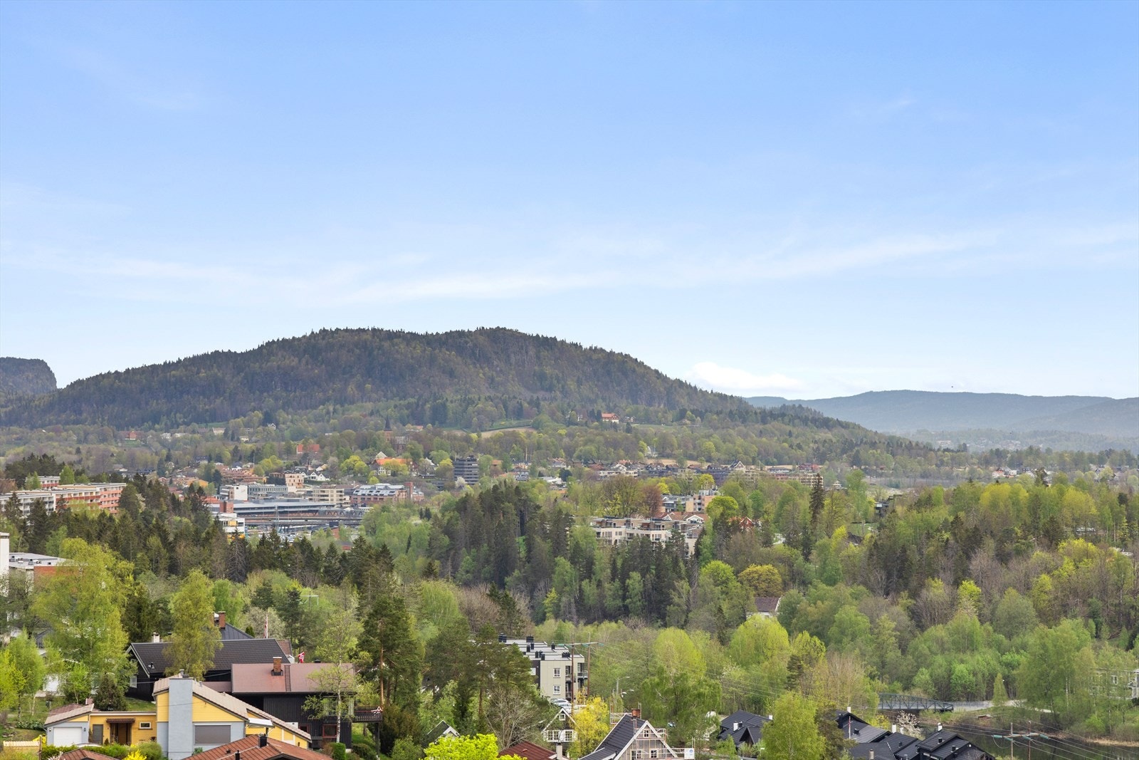 Utsikten fra eiendommen. Galleribilde