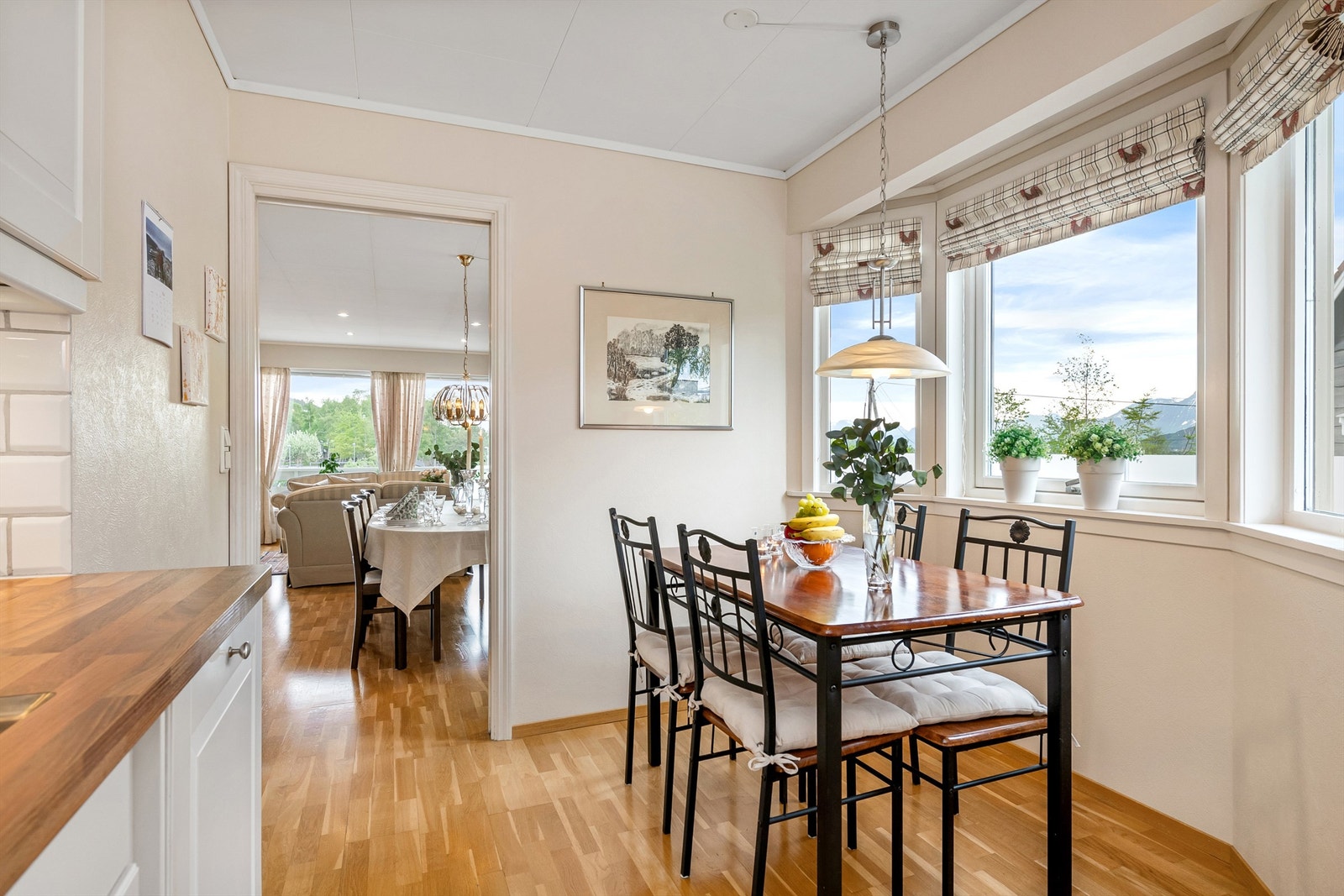 Kjøkkenet har også plass til et kjøkkenbord.
' Galleribilde