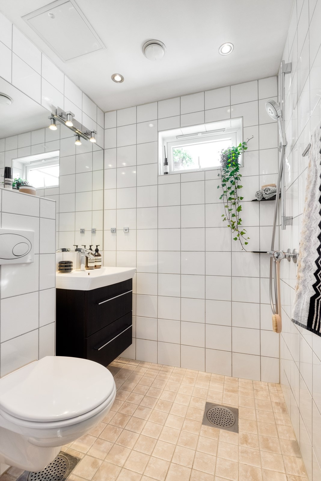 Pent flislagt bad pusset opp av borettslaget i 2011 Galleribilde