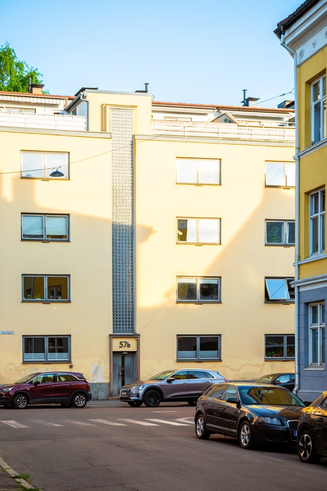 Leiligheten ligger i en enveis- og rolig gate med sykkelfelt - langt nok unna til at man ikke får støy fra Bogstadveien Galleribilde