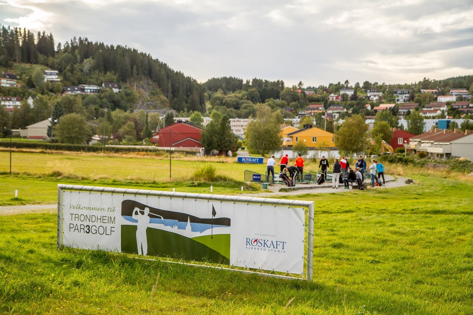 Drivingrange Havstein kun en kort spasertur unna leiligheten hor det også er 9-hullsbane Galleribilde