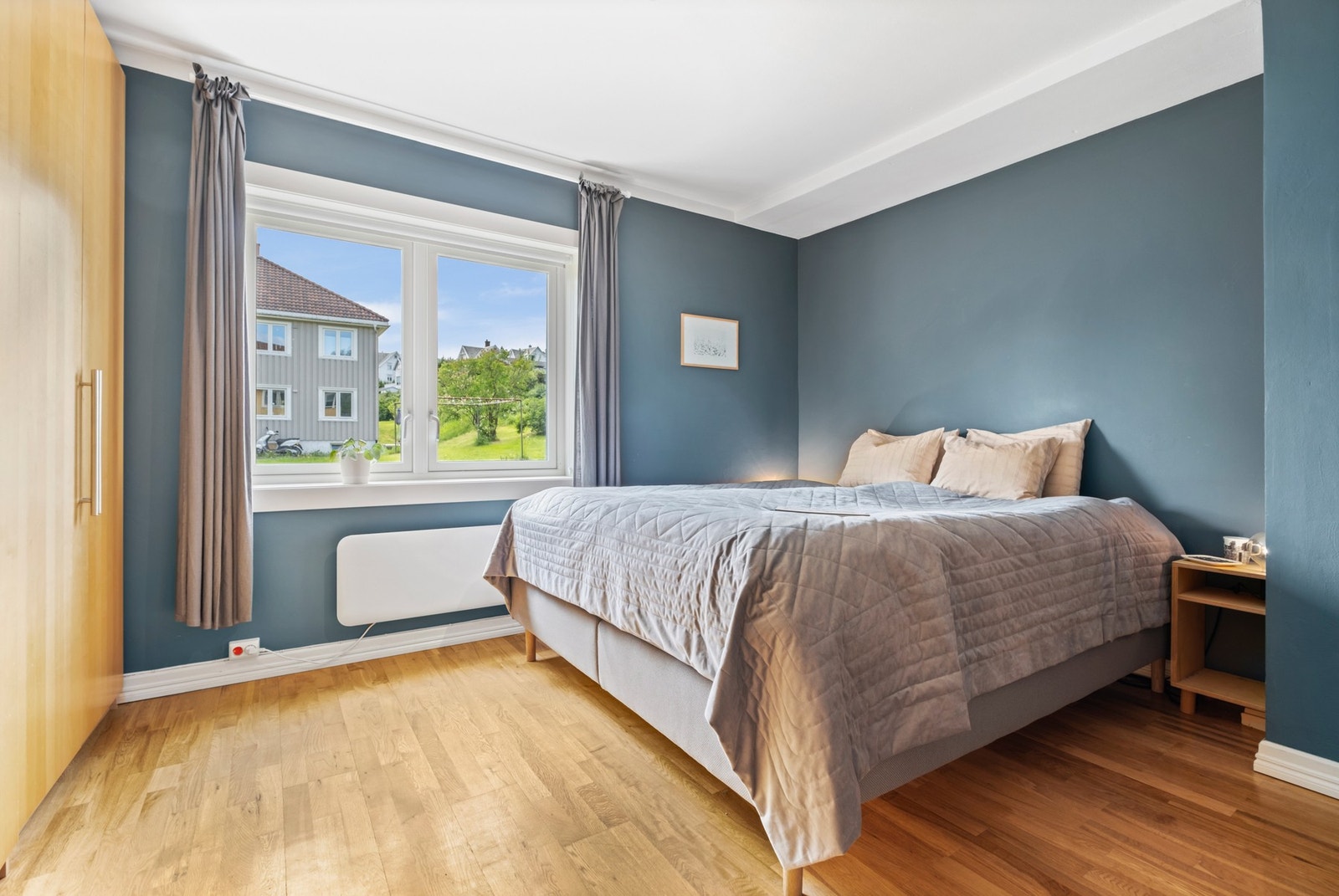 Leiligheten har to soverom, hvor hovedsoverommet er på ca. 16 kvm. Galleribilde