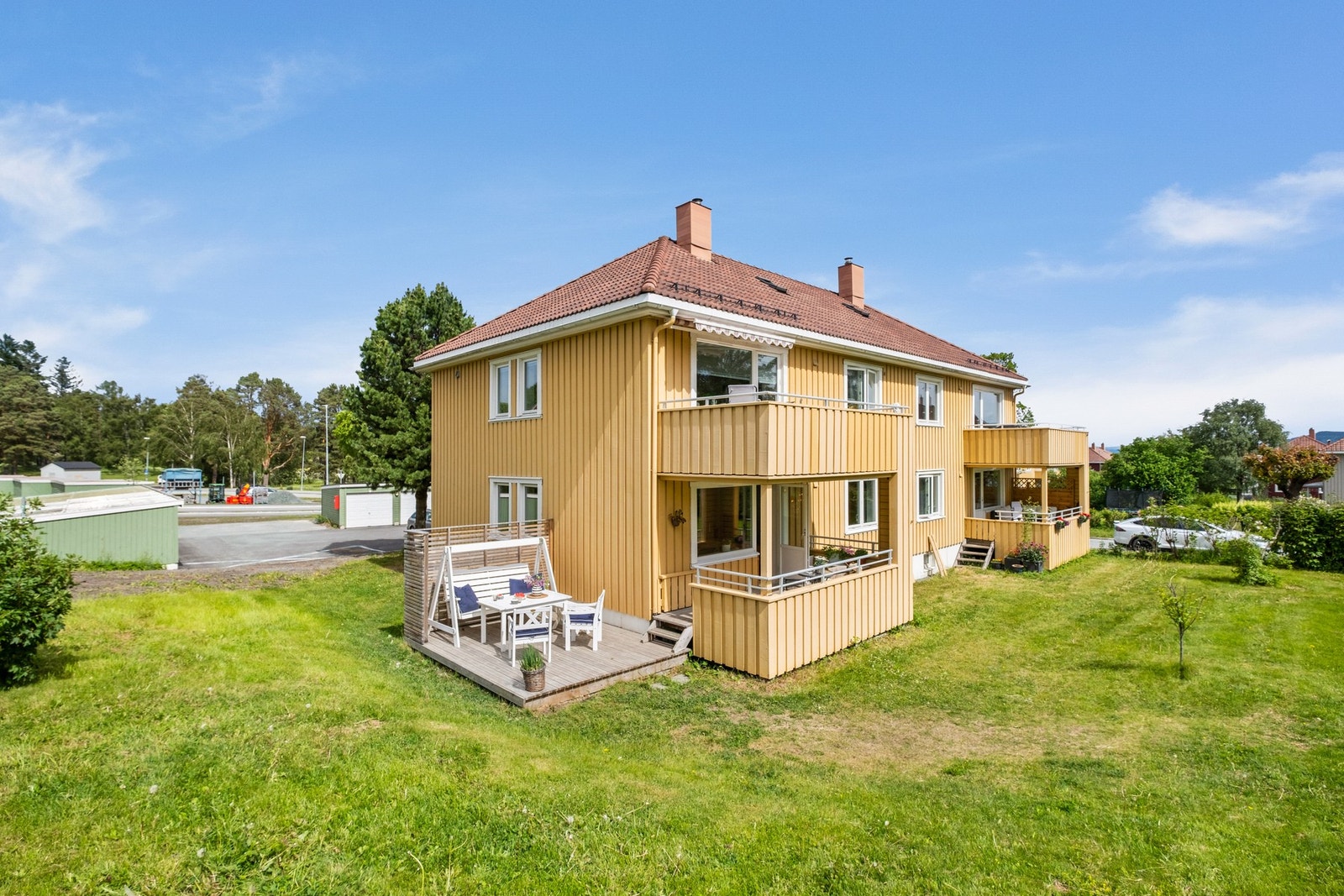 Leiligheten ligger i Persaune Hageby, et veldrevet og solig borettslag med mange gode bokvaliteter. Galleribilde