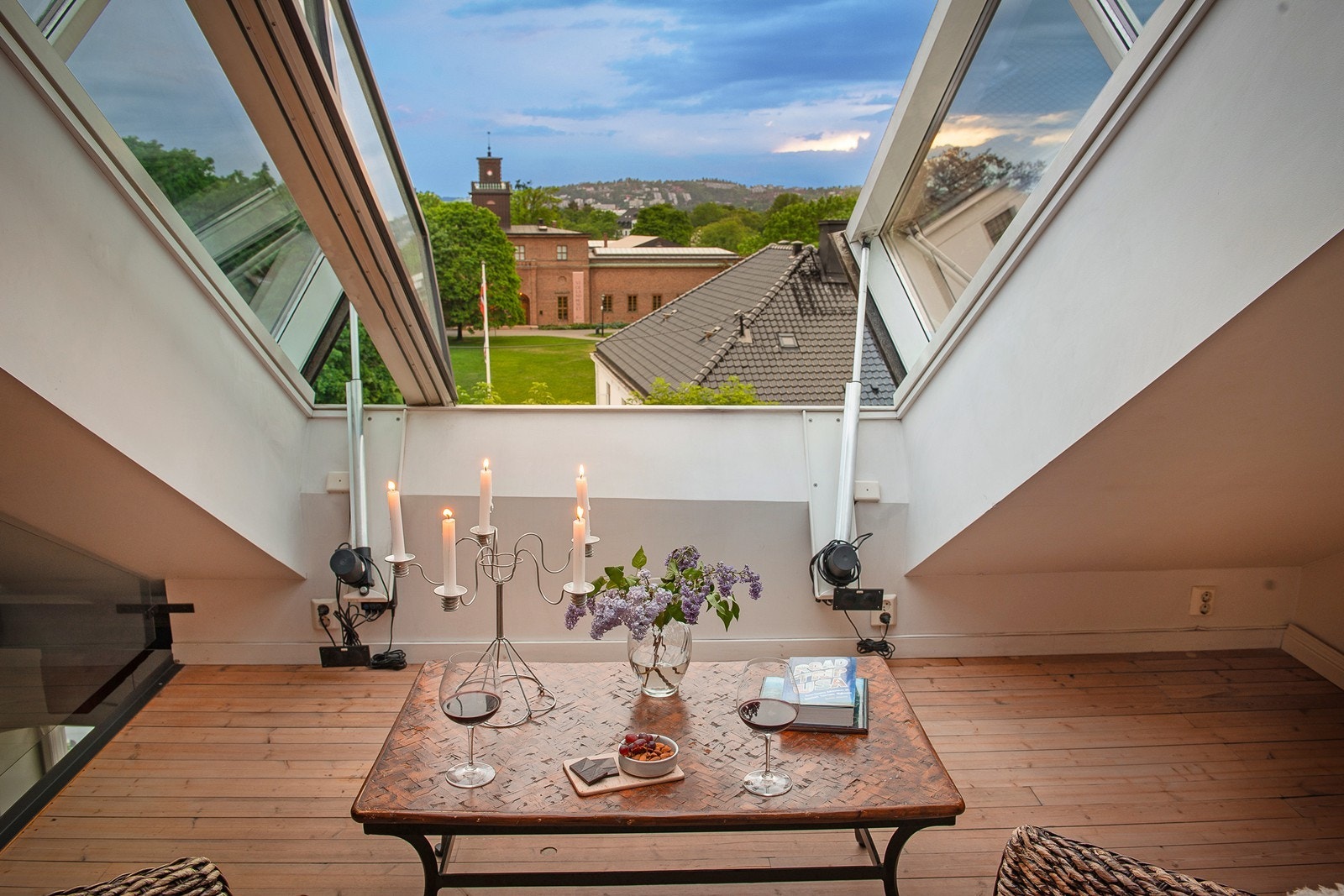 Utsikt rett mot ambassadeboliger og Vigelandsmuseet. Galleribilde