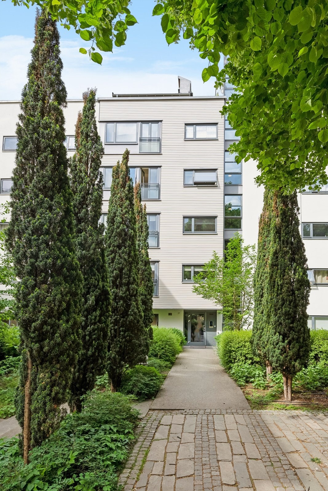 Pilestredet Park er bilfritt området og parken er stengt for biltrafikk med bommer. Galleribilde