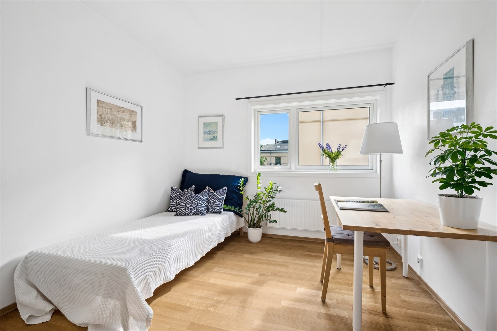 Soverom to egner seg godt som kontor, gjesterom eller barnerom. Alt etter behov! Galleribilde