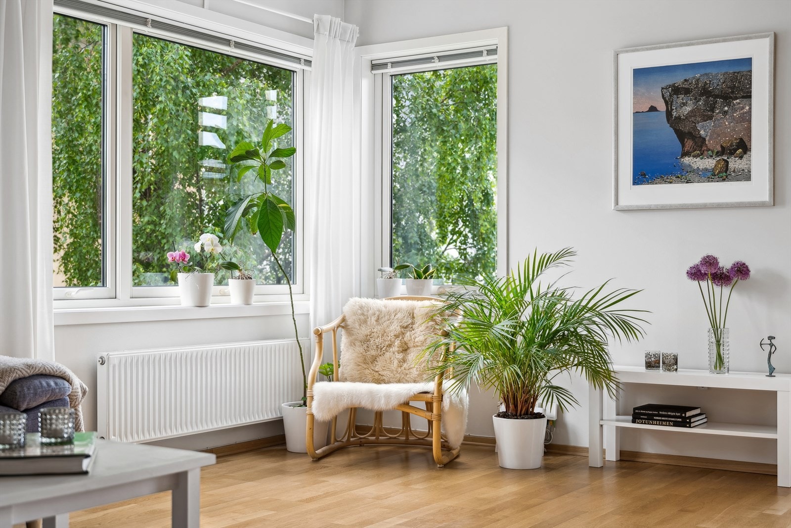 Beliggende med idyllisk utsyn og lite innsyn. Galleribilde