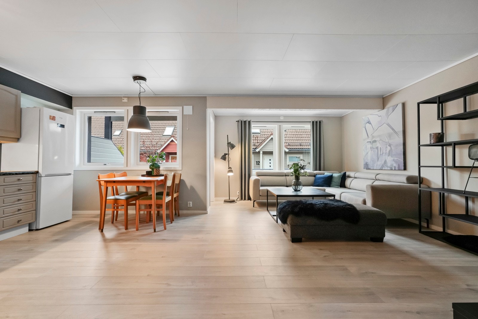 Velkommen til Klubbetunet 18 - tiltalande leilegheit på eit plan Galleribilde