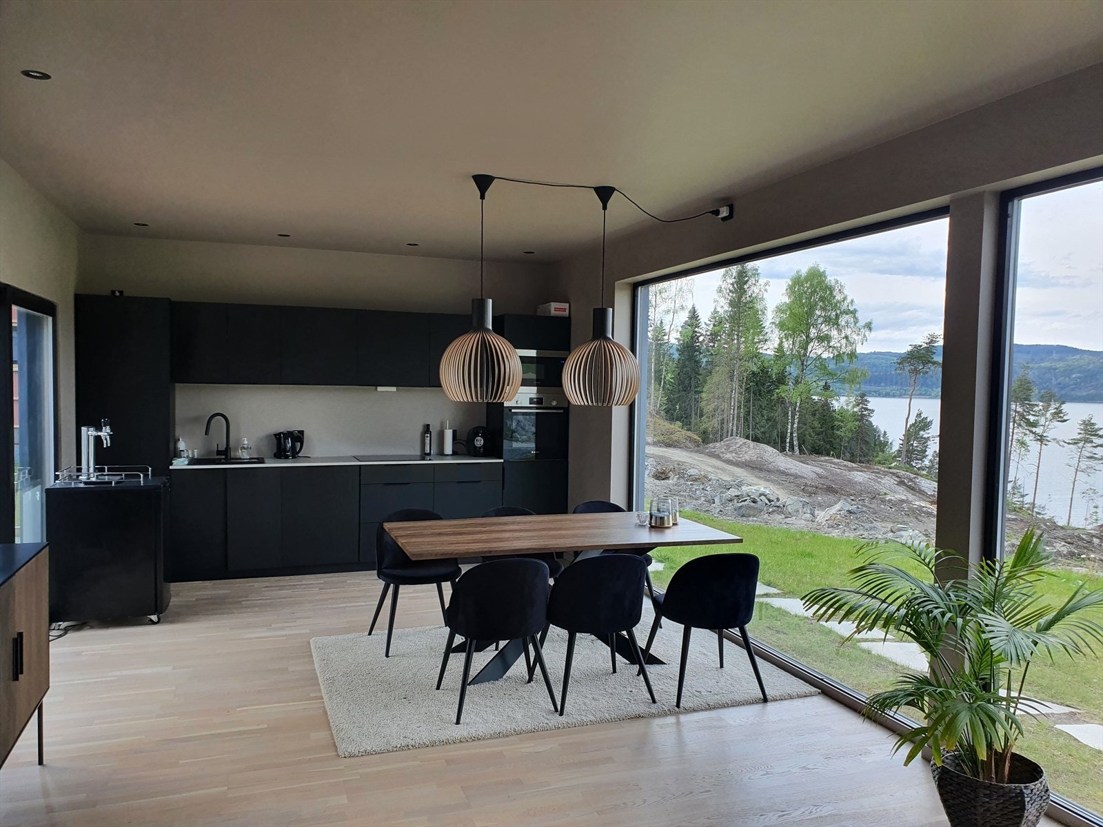 Bilde fra nylig oppført og tilsvarende atriumshytte Galleribilde