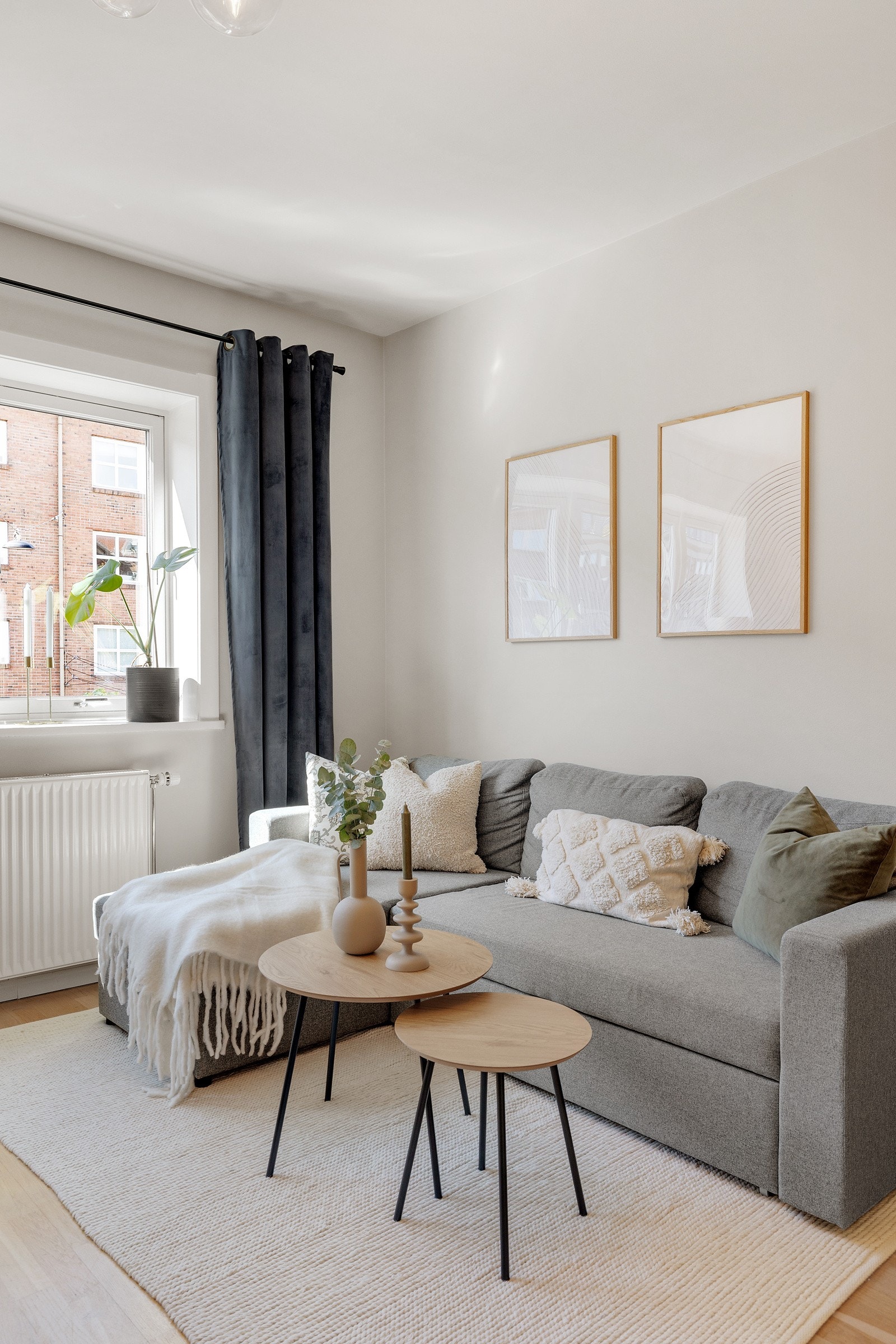 Oppvarming via radiatorer tilknyttet felles bergvarmeanlegg. Galleribilde