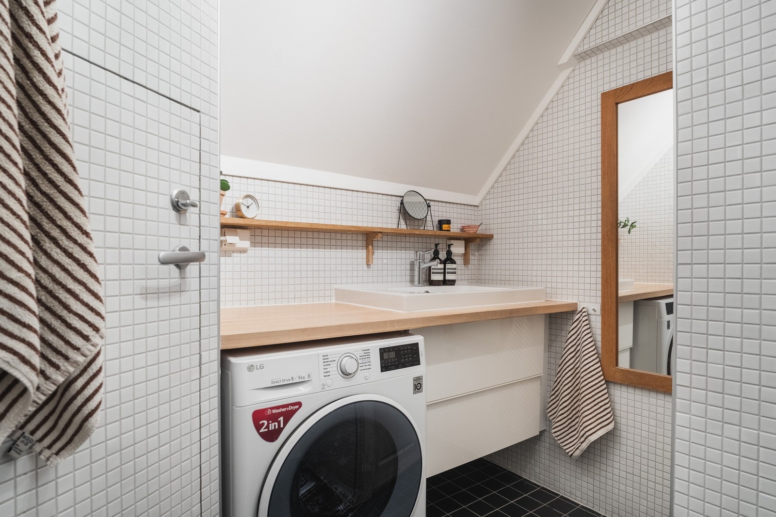 Smart utnyttet areal m/plass for vaskemaskin. Galleribilde