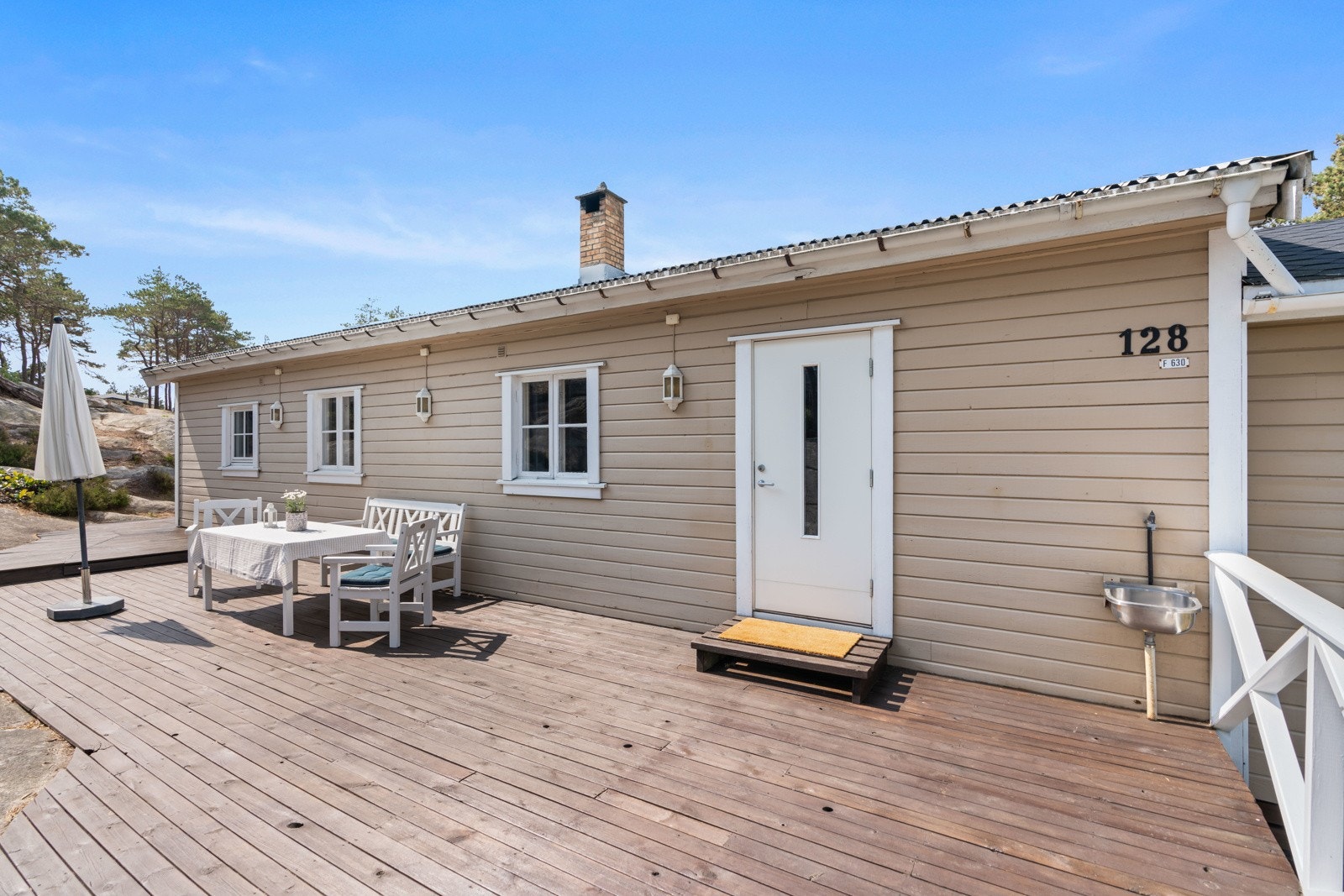 Pent inngangsparti med platting. Galleribilde